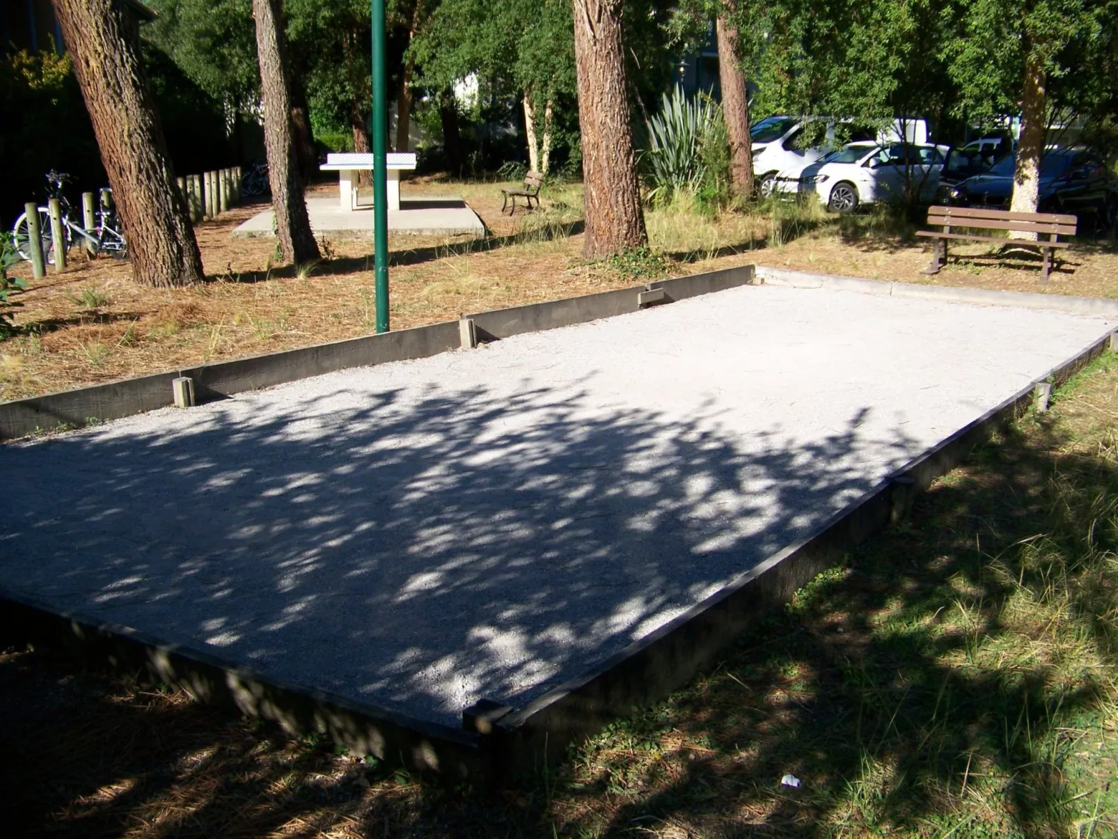 Schönes Appartment in ruhiger Lage in einer baumbestandenen Residenz mit beheiz-Buiten