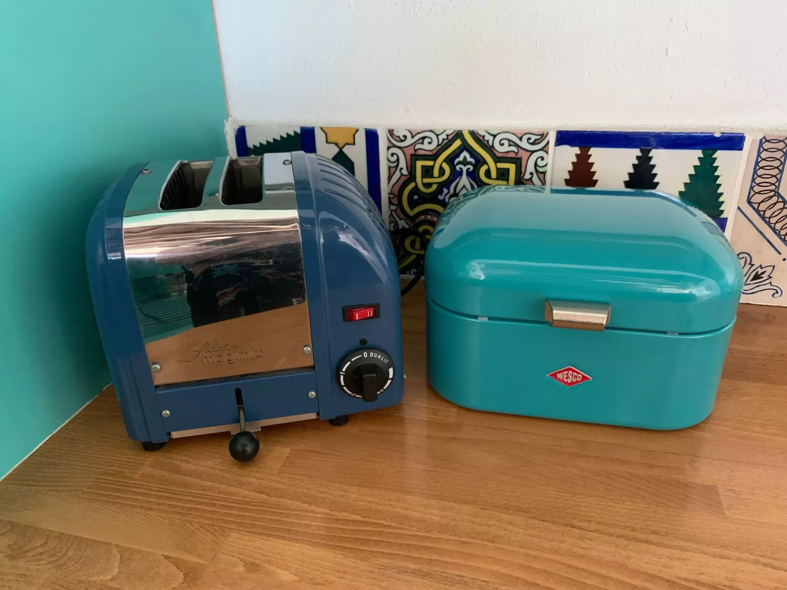 "Julia" mit Blick auf das Wasser-Binnen