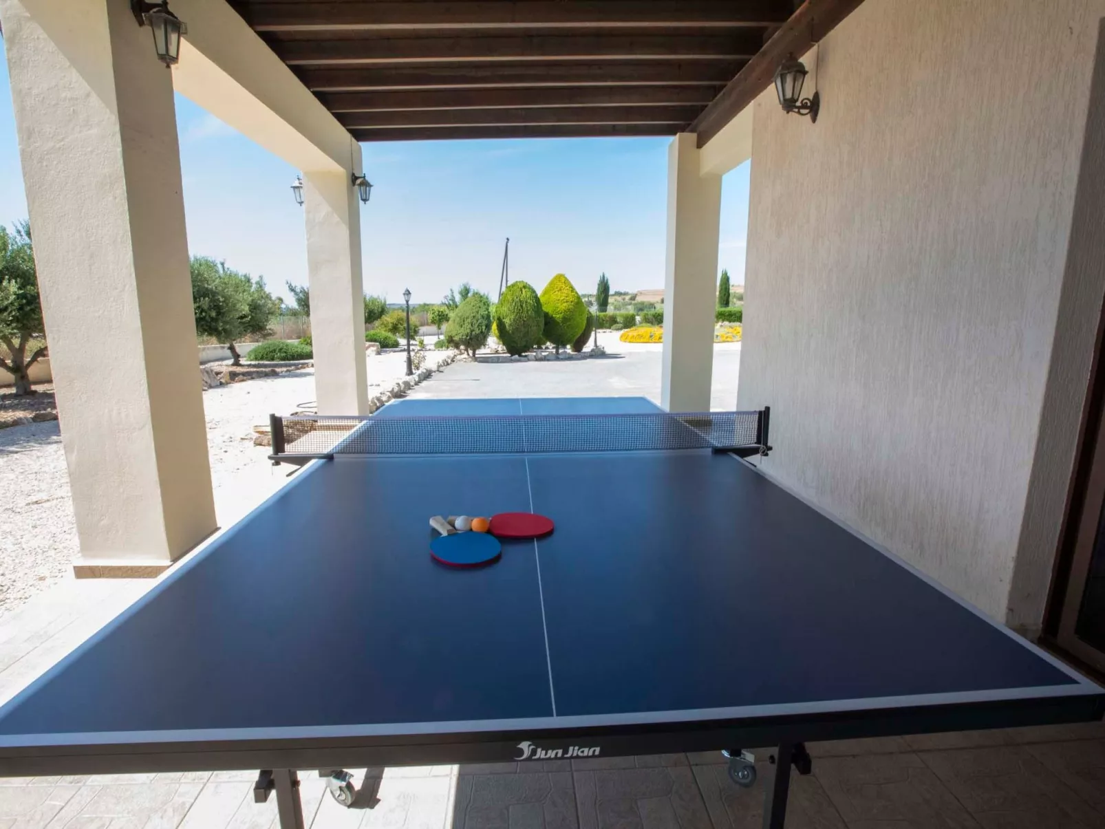 Villa mit Blick auf die Berge und Whirlpool-Image-tags.info