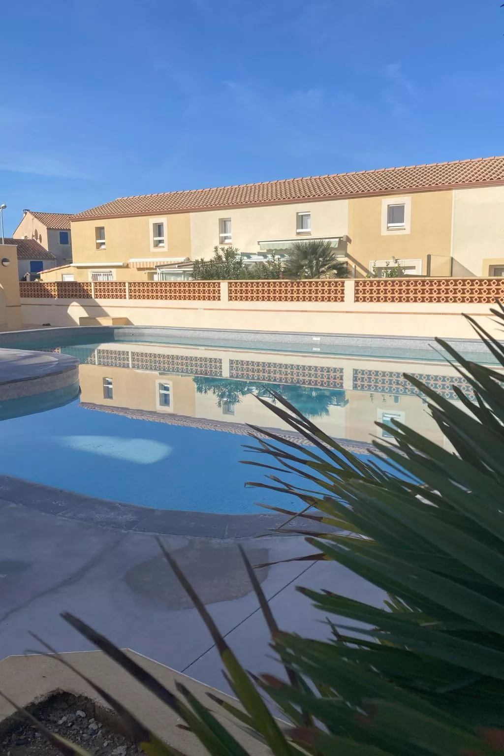 Seaside Tropical Duplex mit Pool-Buiten