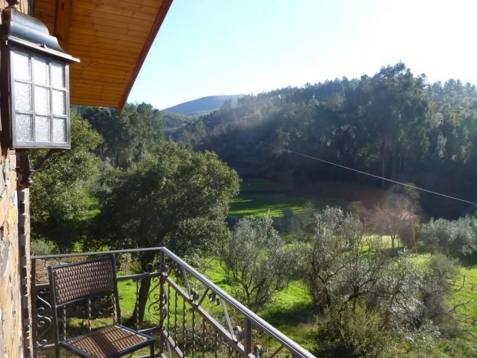 Mit Sonnenterrasse und großem Garten-Buiten