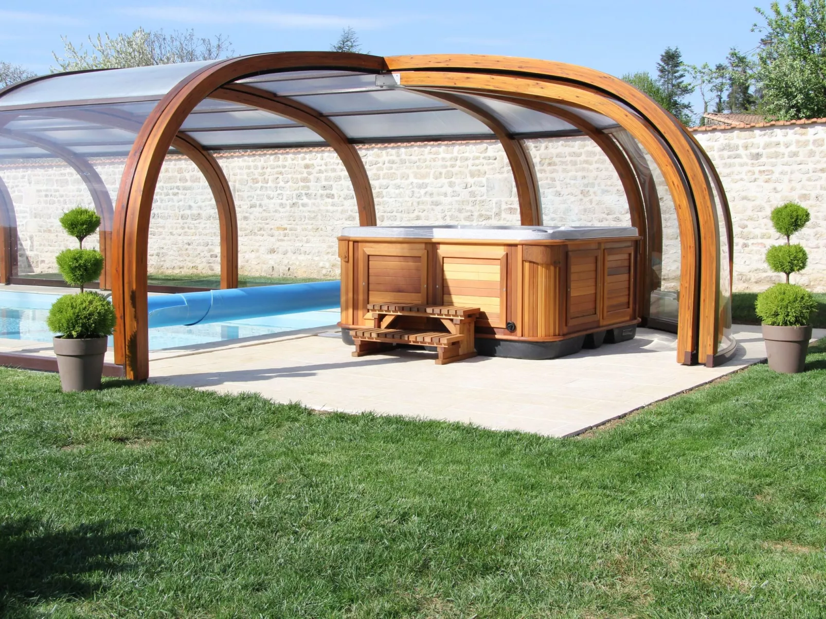 Villa "La Bergerie" mit Privatpool und Spa-Buiten