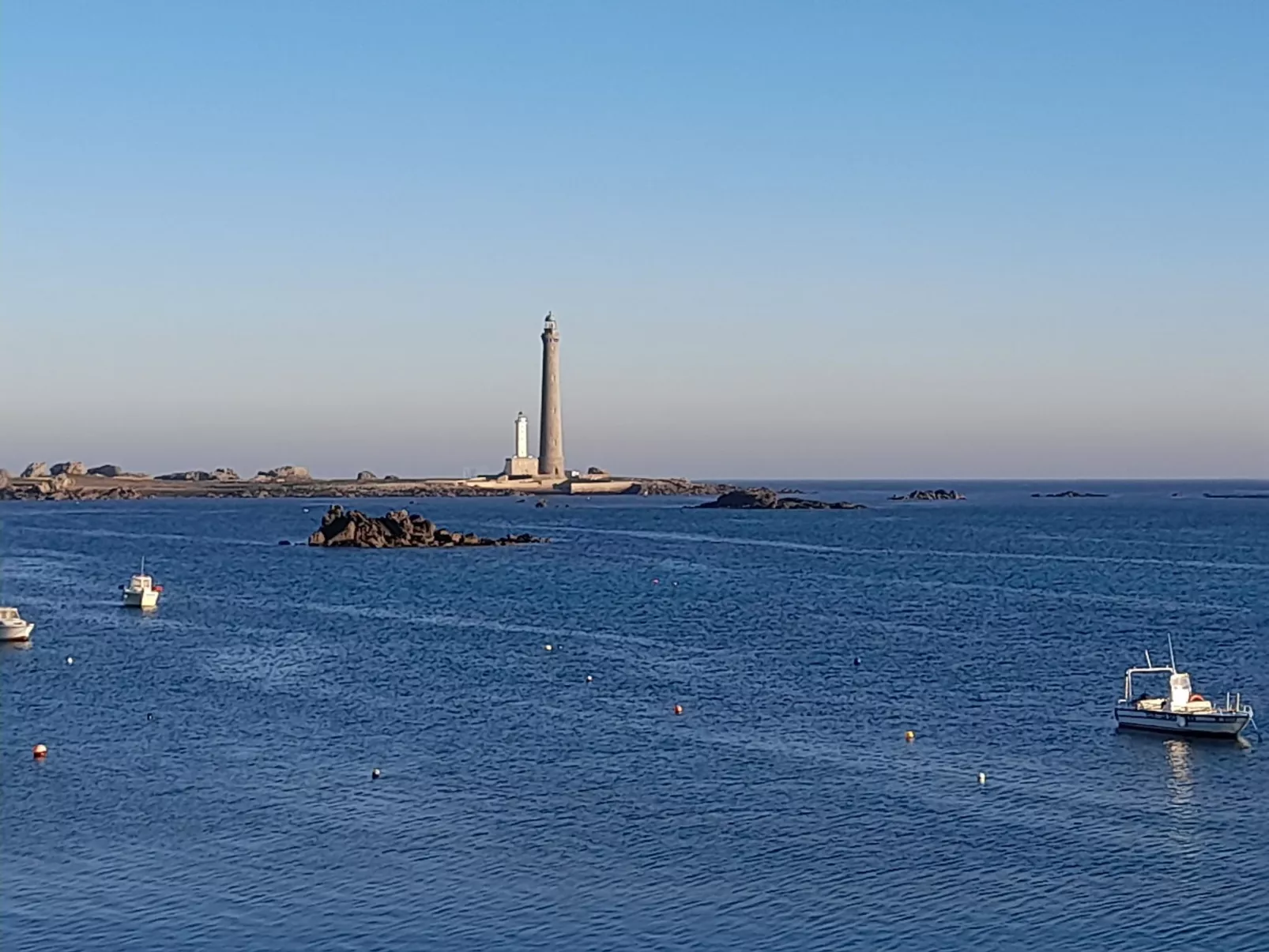 Charmantes Haus mit Garten, 200m vom Strand entfernt-Buiten