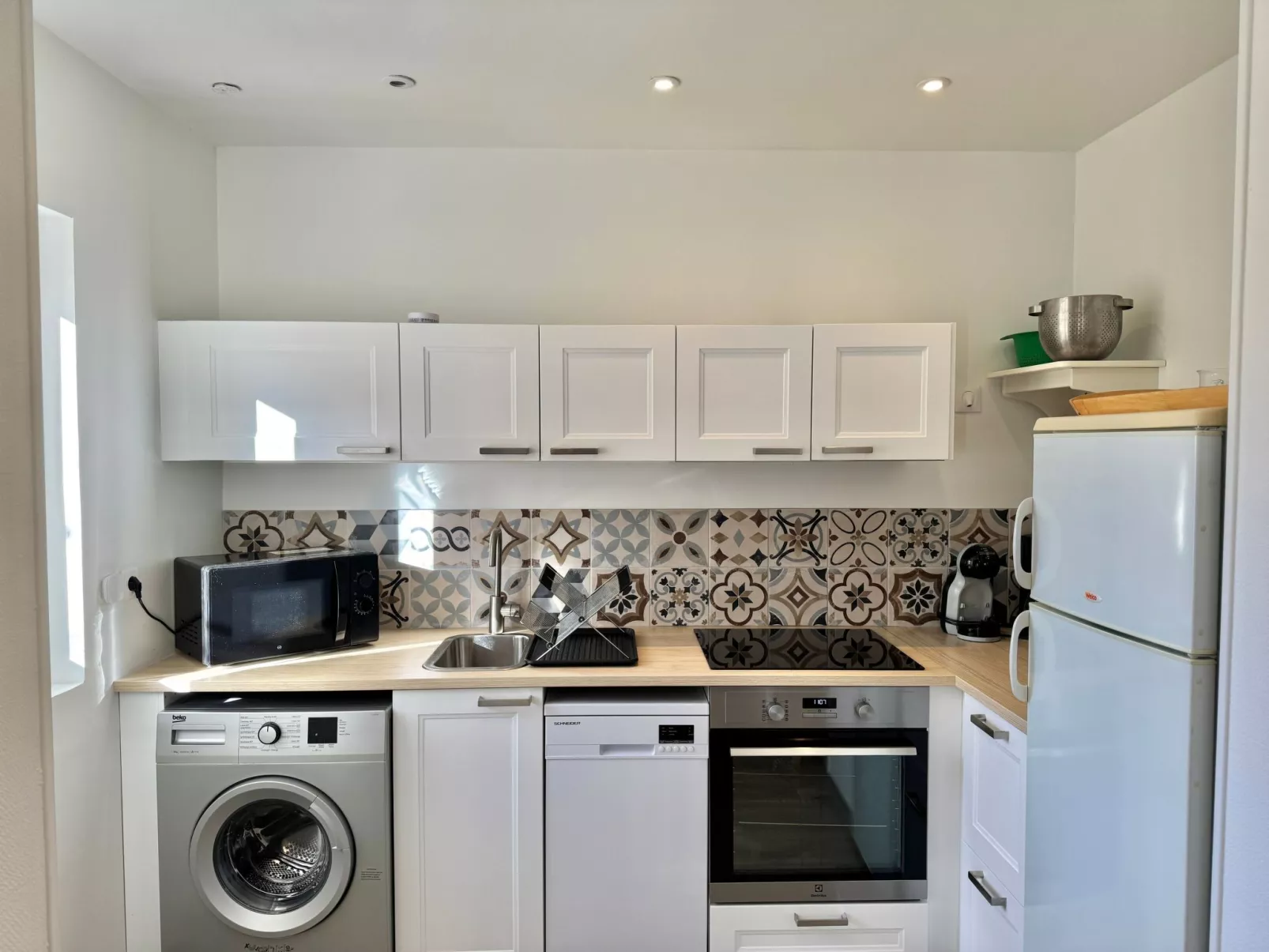 Im Herzen eines Weinguts, schattige Terrasse mit Meerblick, Pool - Binnen