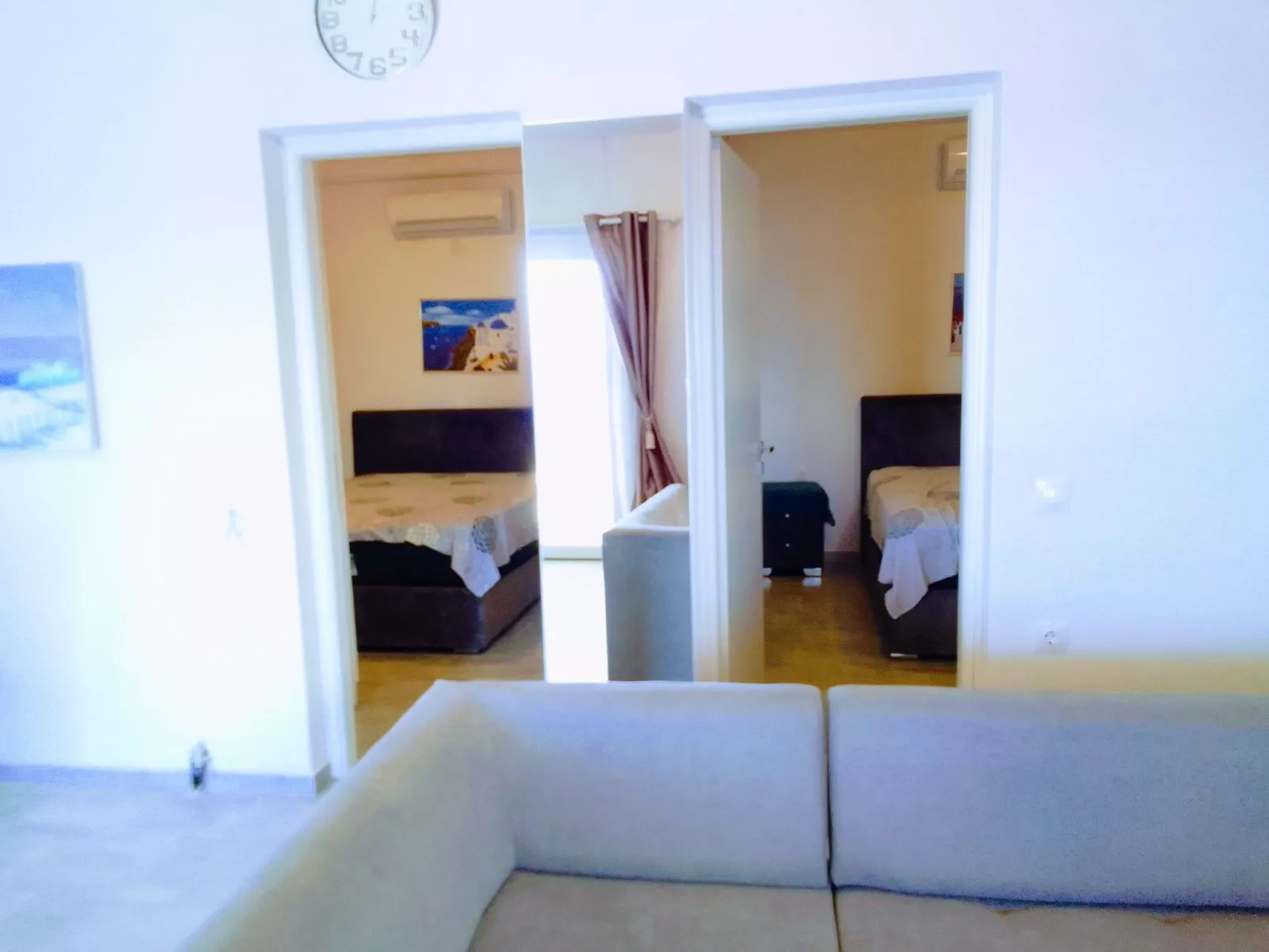 Charmantes Ferienhaus in Ia mit Privater Terrasse-Binnen