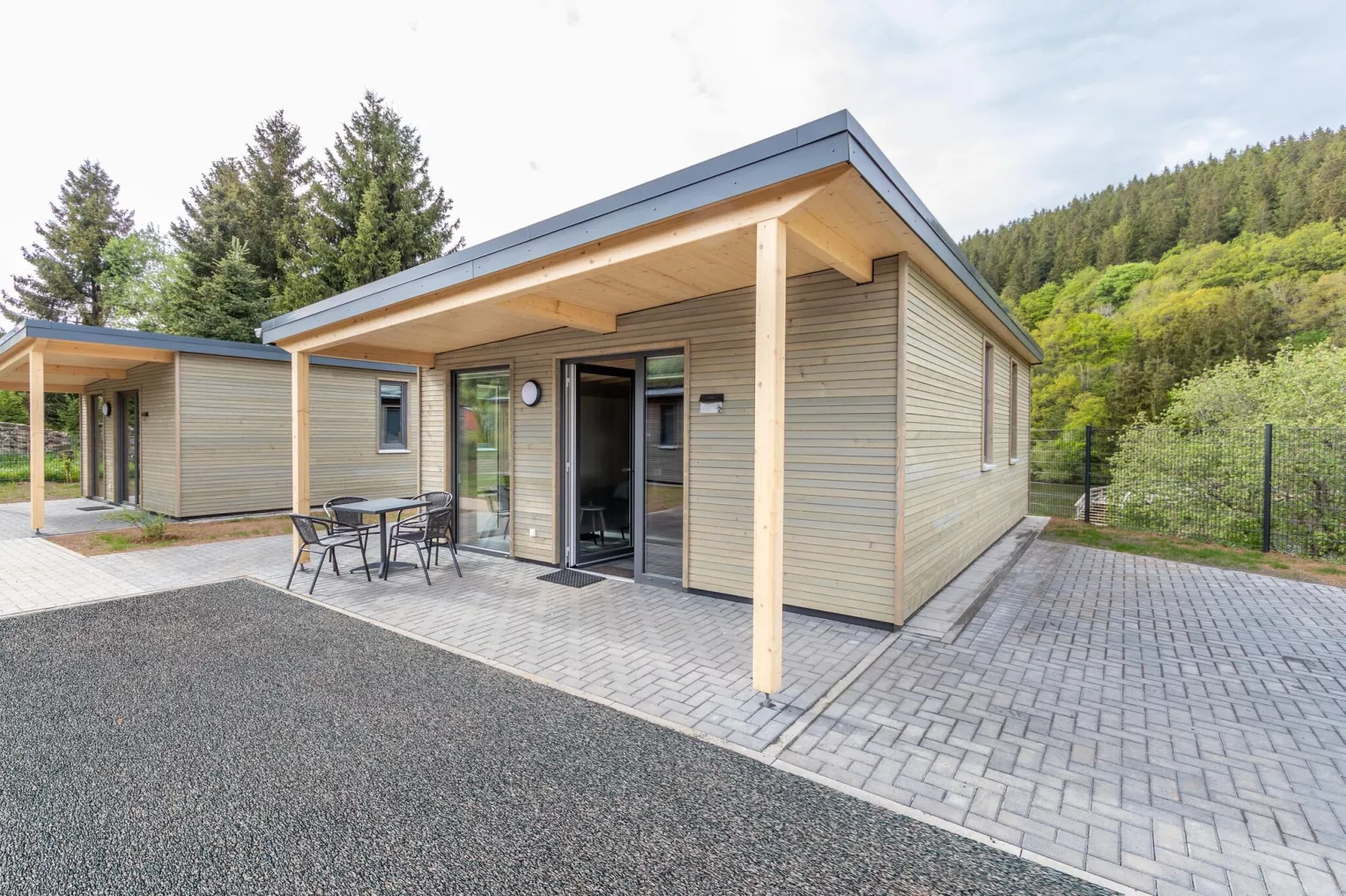 Ferienhaus Kronenburger See-Buitenkant zomer