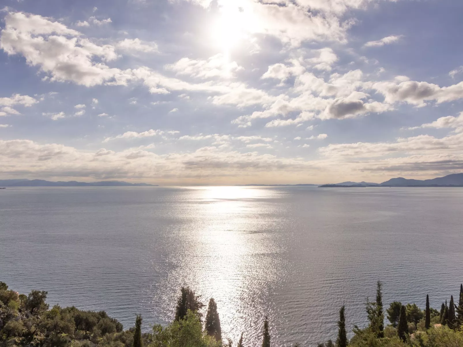 Luxuriöses Apartment mit zwei Schlafzimmern und Meerblick-Buiten