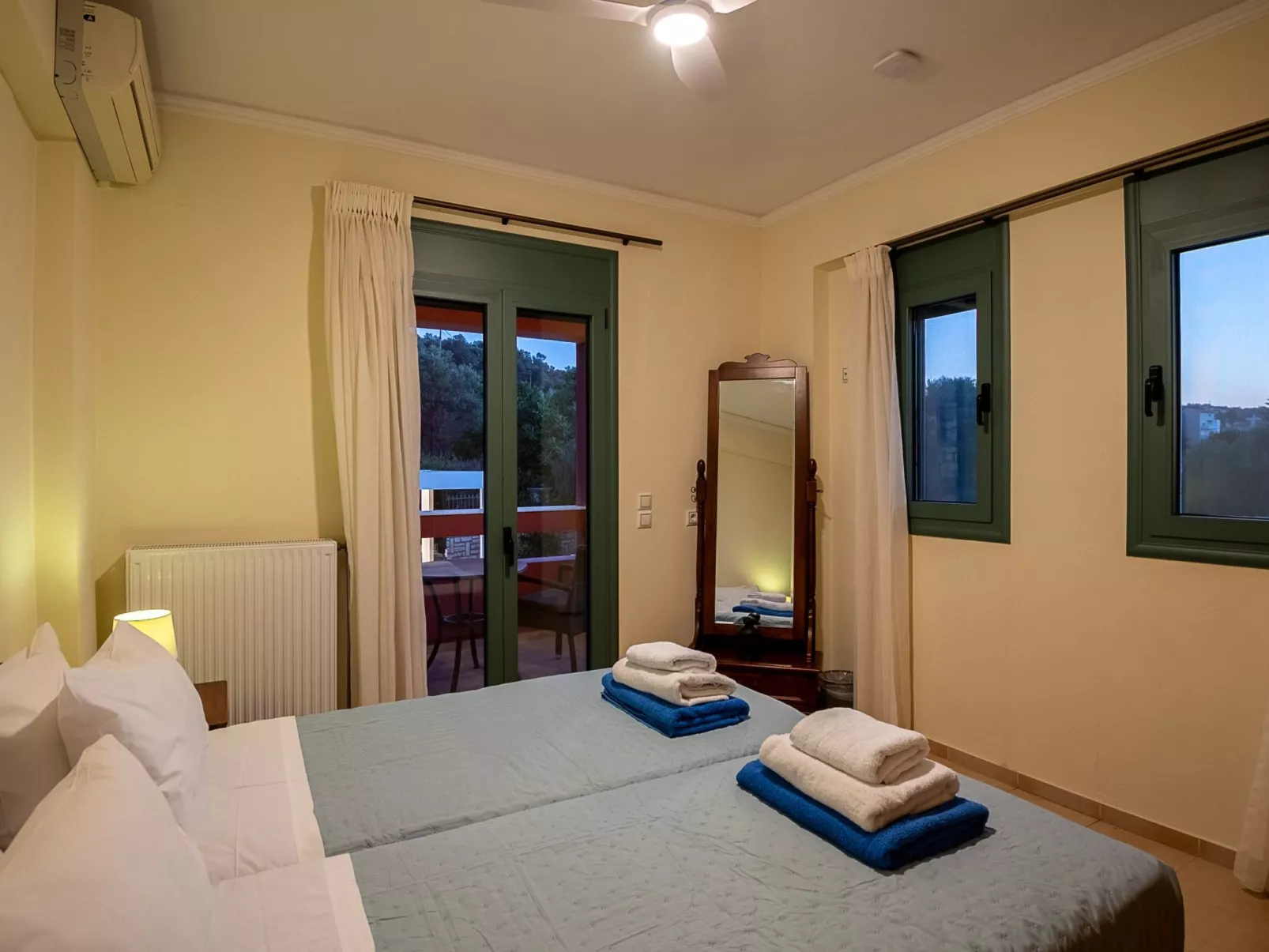 Neue Familienvillen mit 2 privaten Pools, Spielzimmer-Binnen