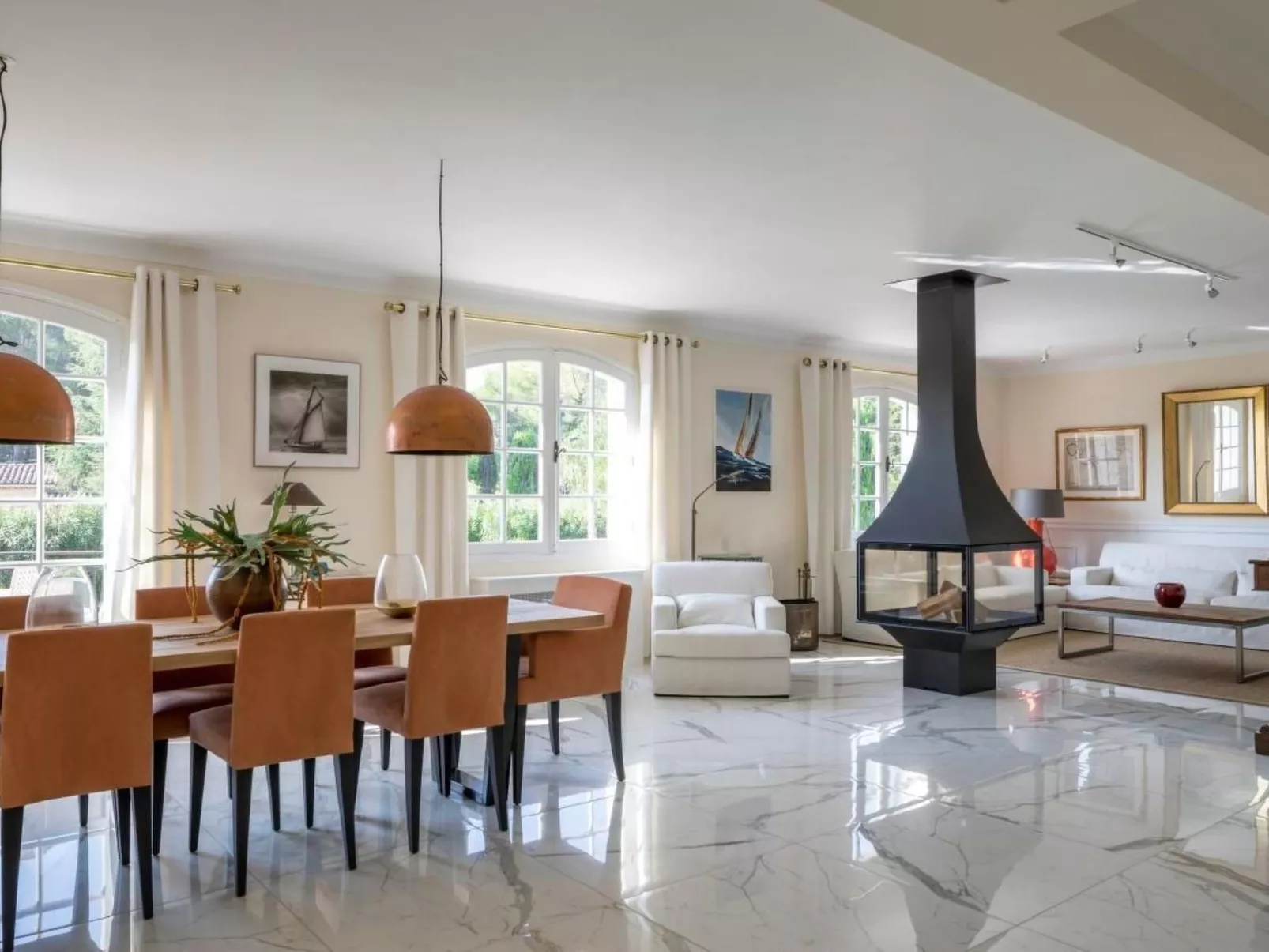 Villa mit privatem Pool und Fitnessraum-Binnen