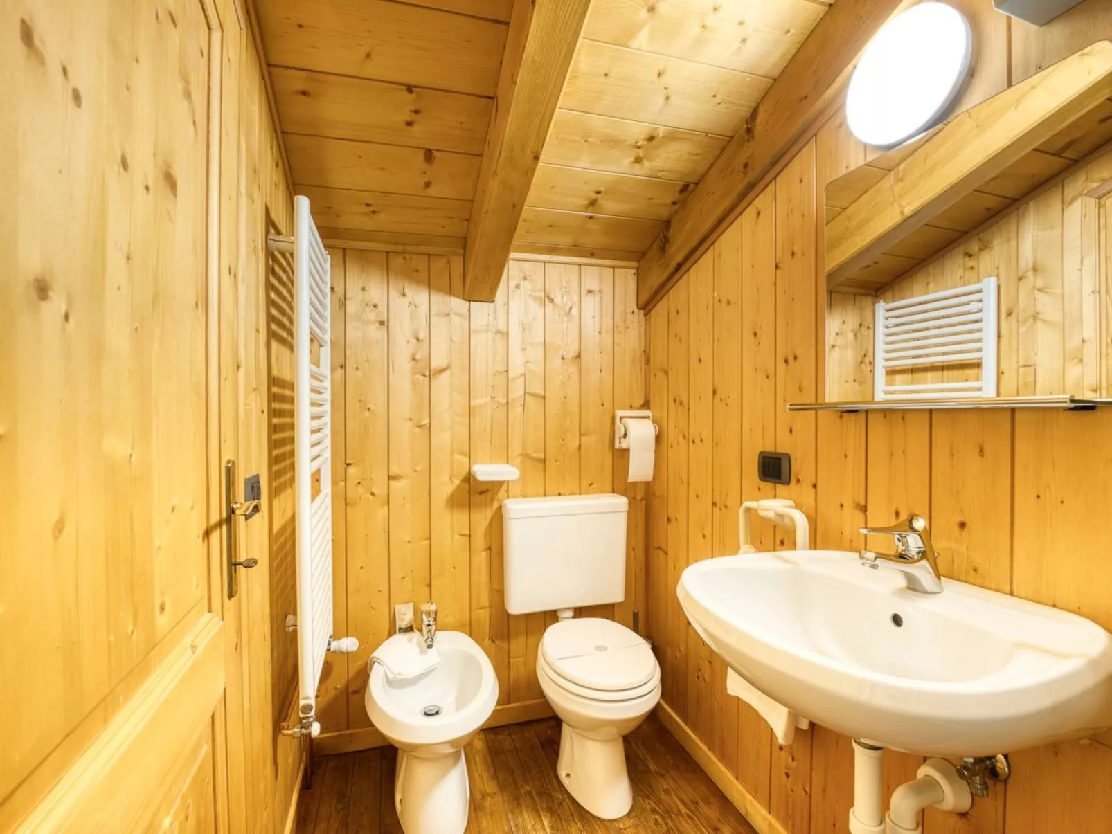 Wohnung im Dorfzentrum Ronco 3-Binnen