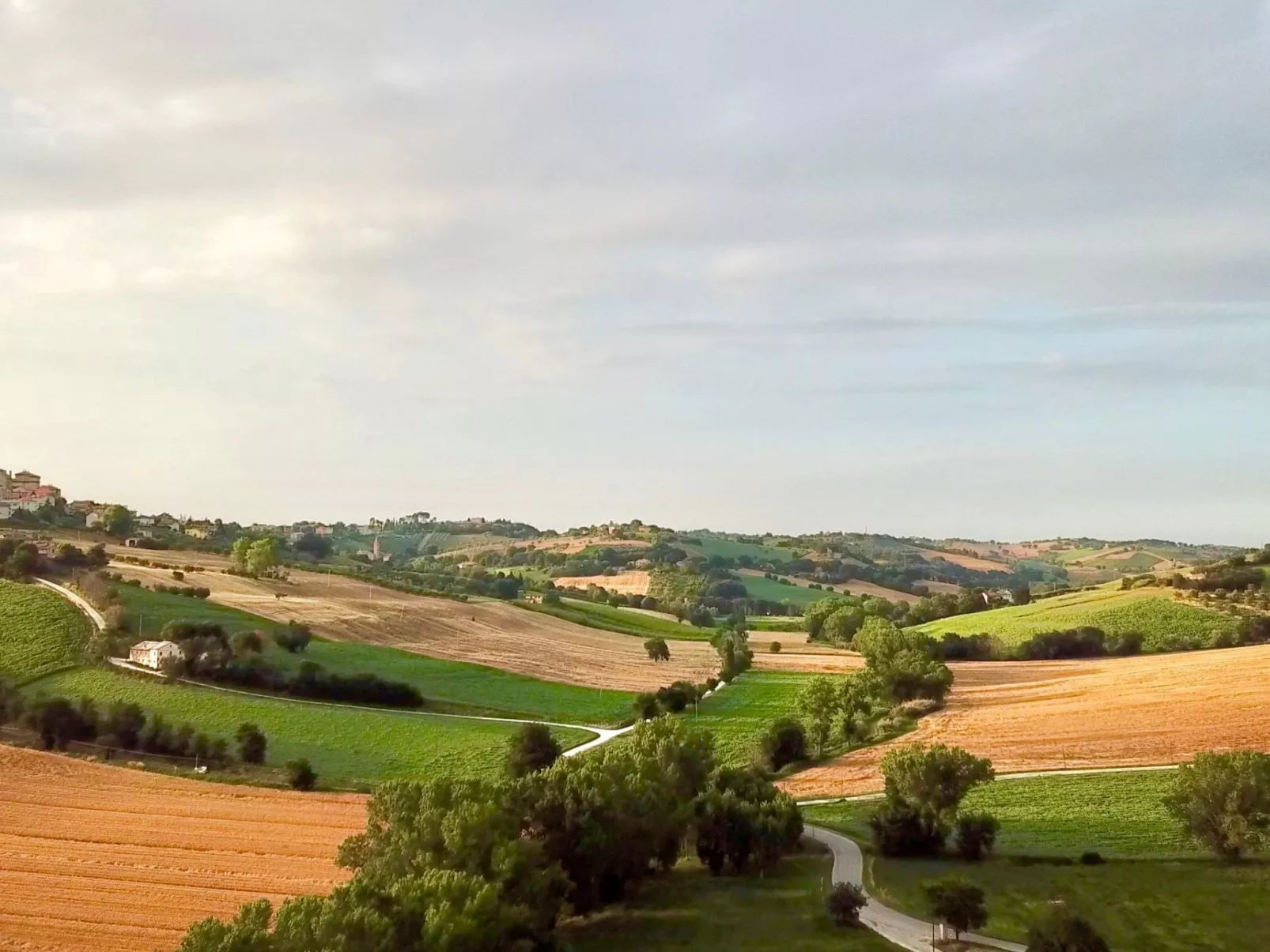 Haus in Ostra mit privatem Pool-Buiten