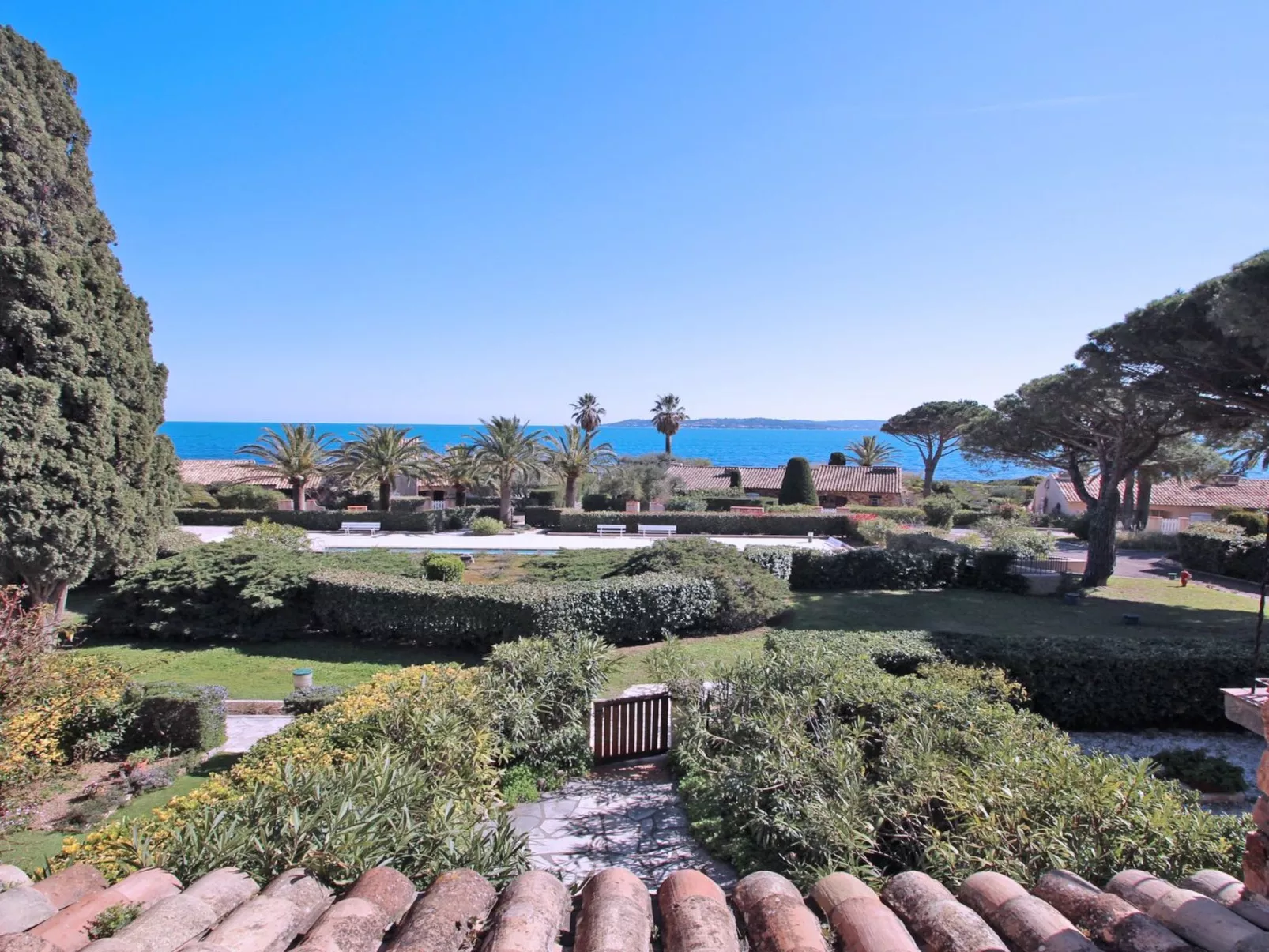 Appt T4 - 6 pers - Vue Mer - Piscine Résidence - Buiten