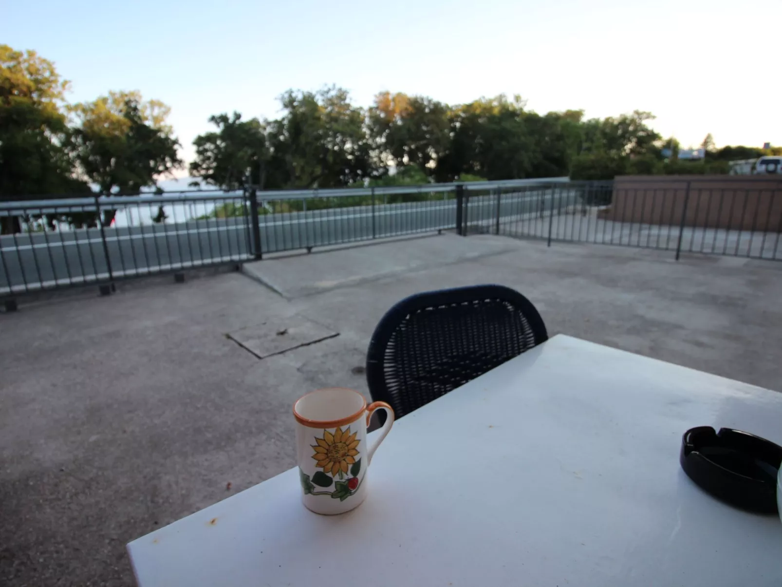 Am schönen Kieselstrand.-Buiten