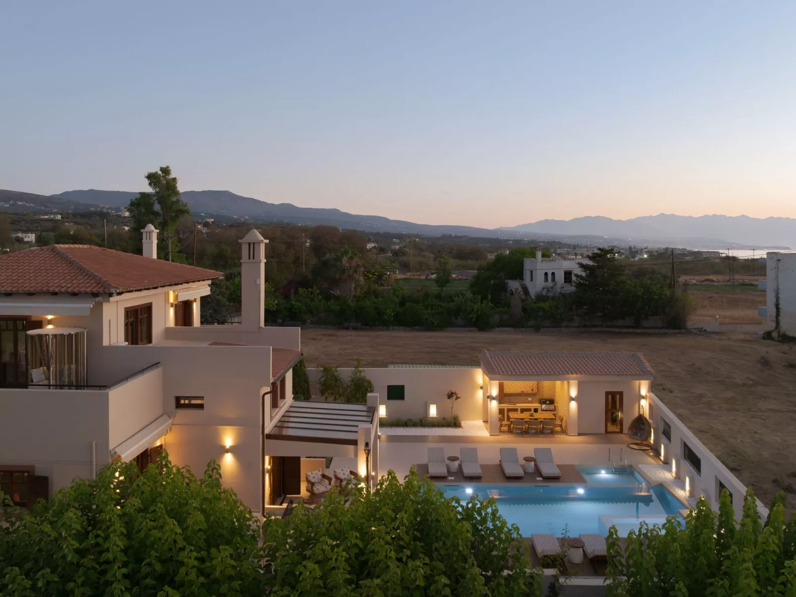 Neu renovierte Familienvilla mit privatem Pool BBQ-Binnen