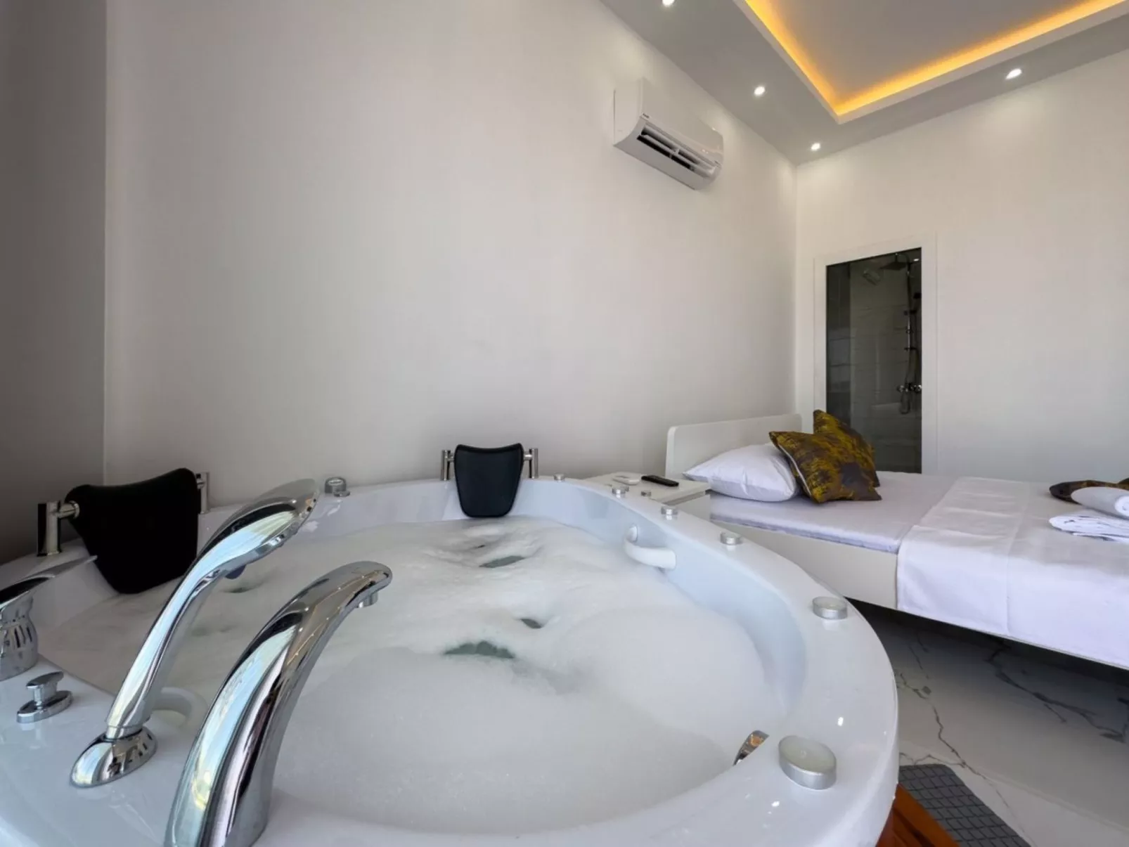 Kumsal 2-Image-tags.info