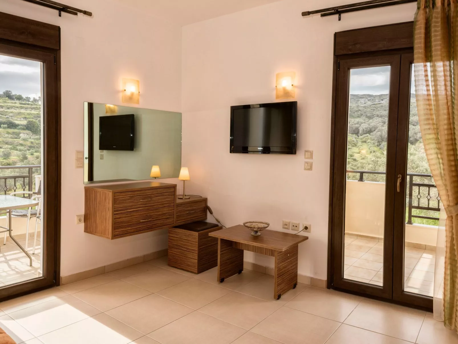 Familienvilla mit privatem Pool, Spielplatz und BBQ-Image-tags.info