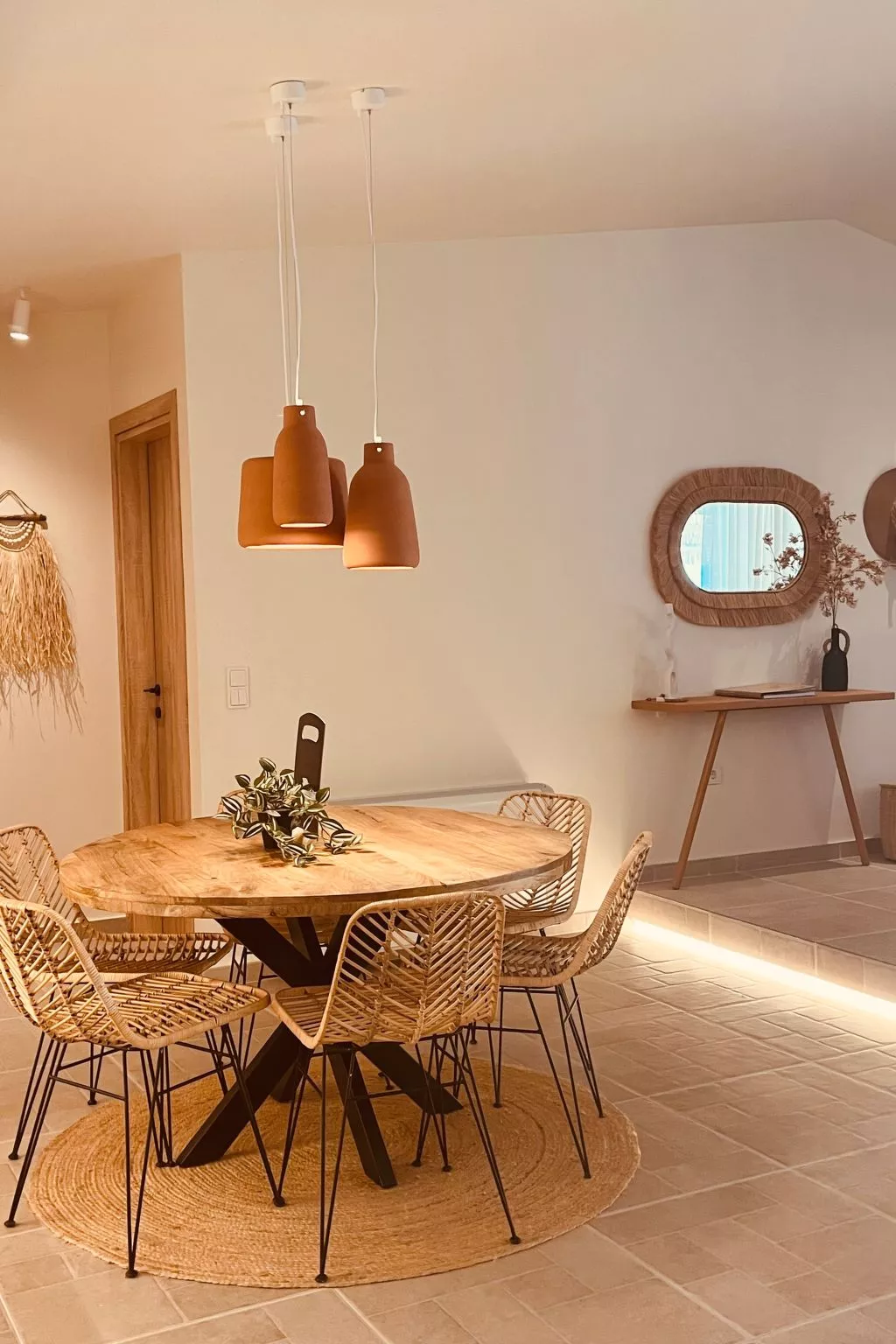 "Naya" mit eigenem Pool-Binnen