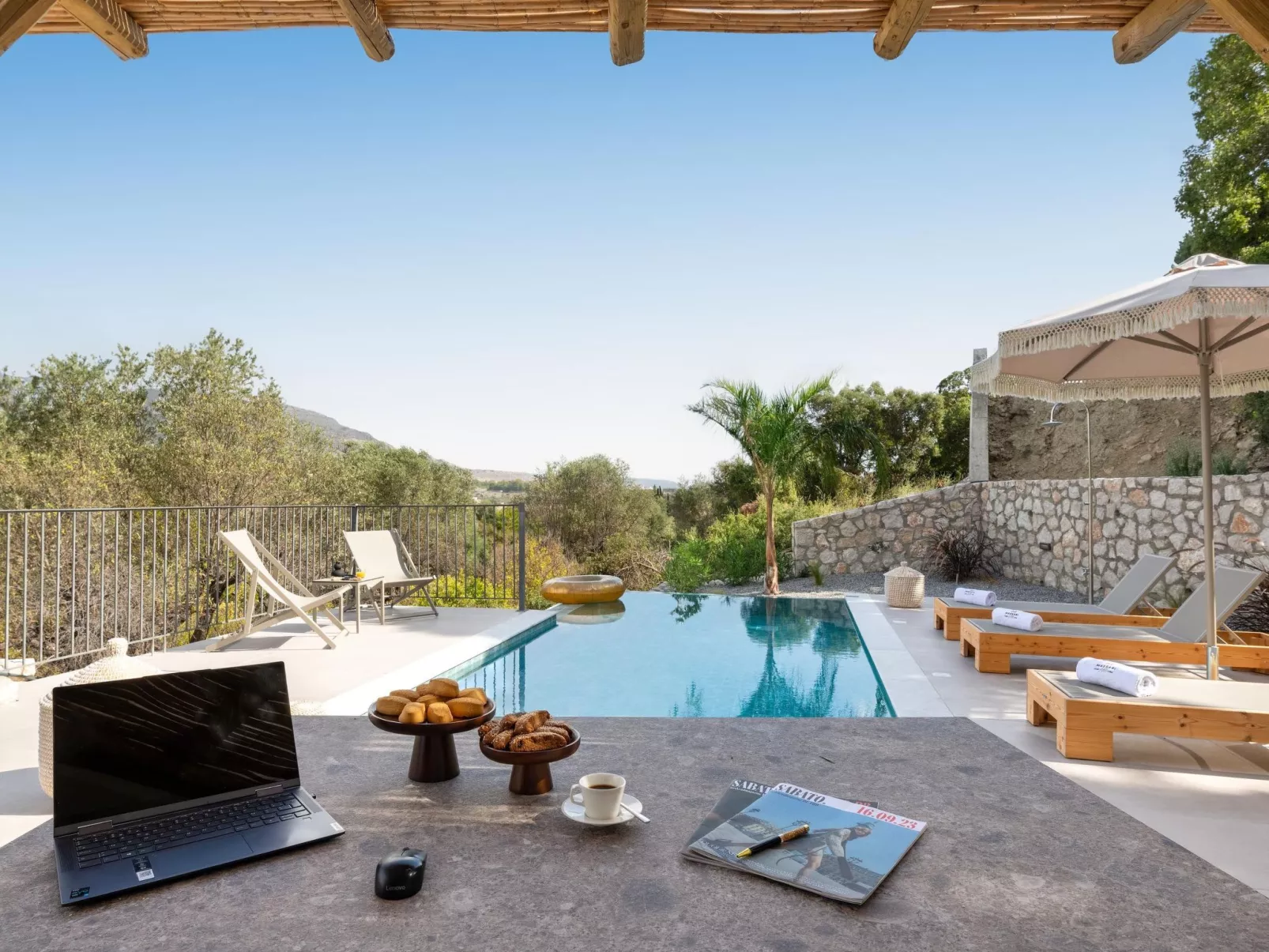 Massari Hills- Mer Armie-Buiten