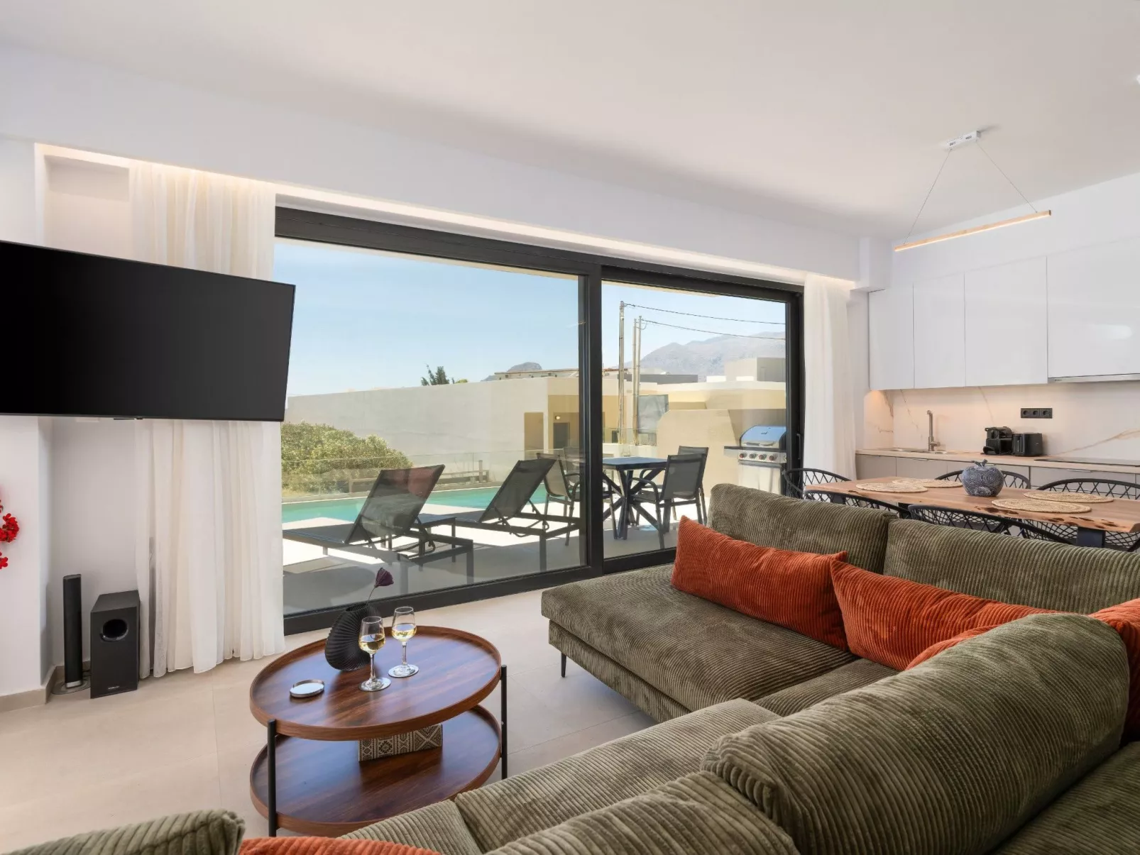 Neue Villa Anemoni mit privatem Pool, 100m zum Strand-Binnen