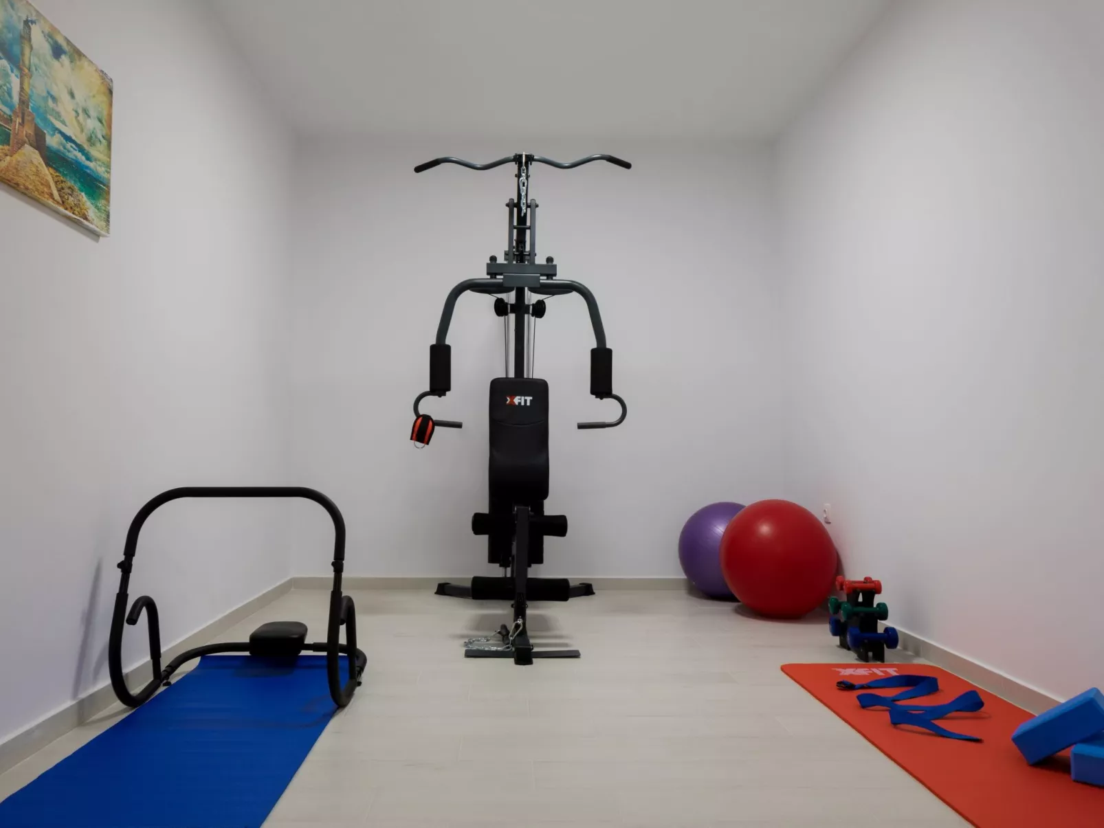 Haus in Agia Marina mit Außenpool-Image-tags.info