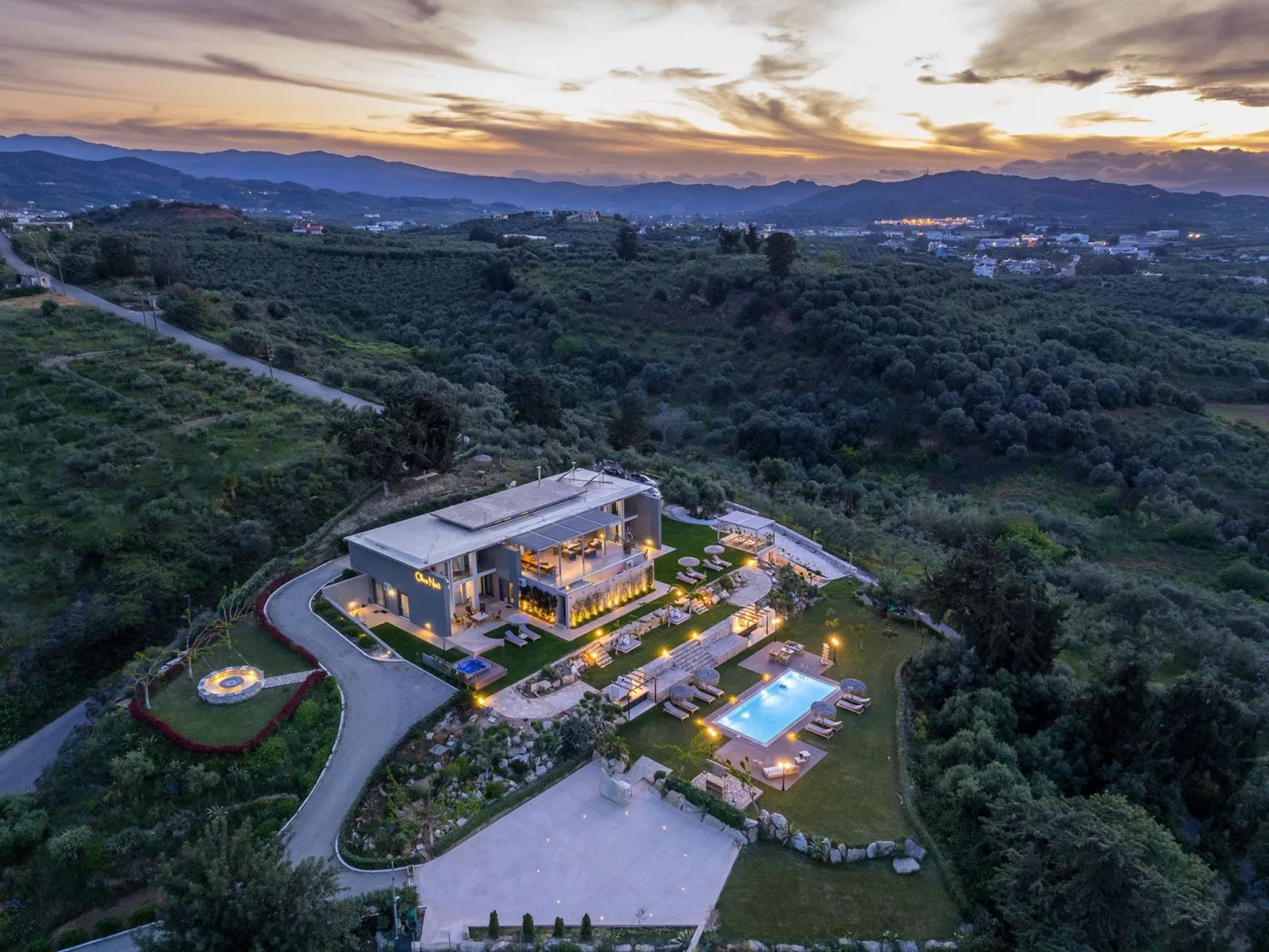 Luxuriöse Villa Olivenest mit Pool, BBQ und Whirlpool-Image-tags.info