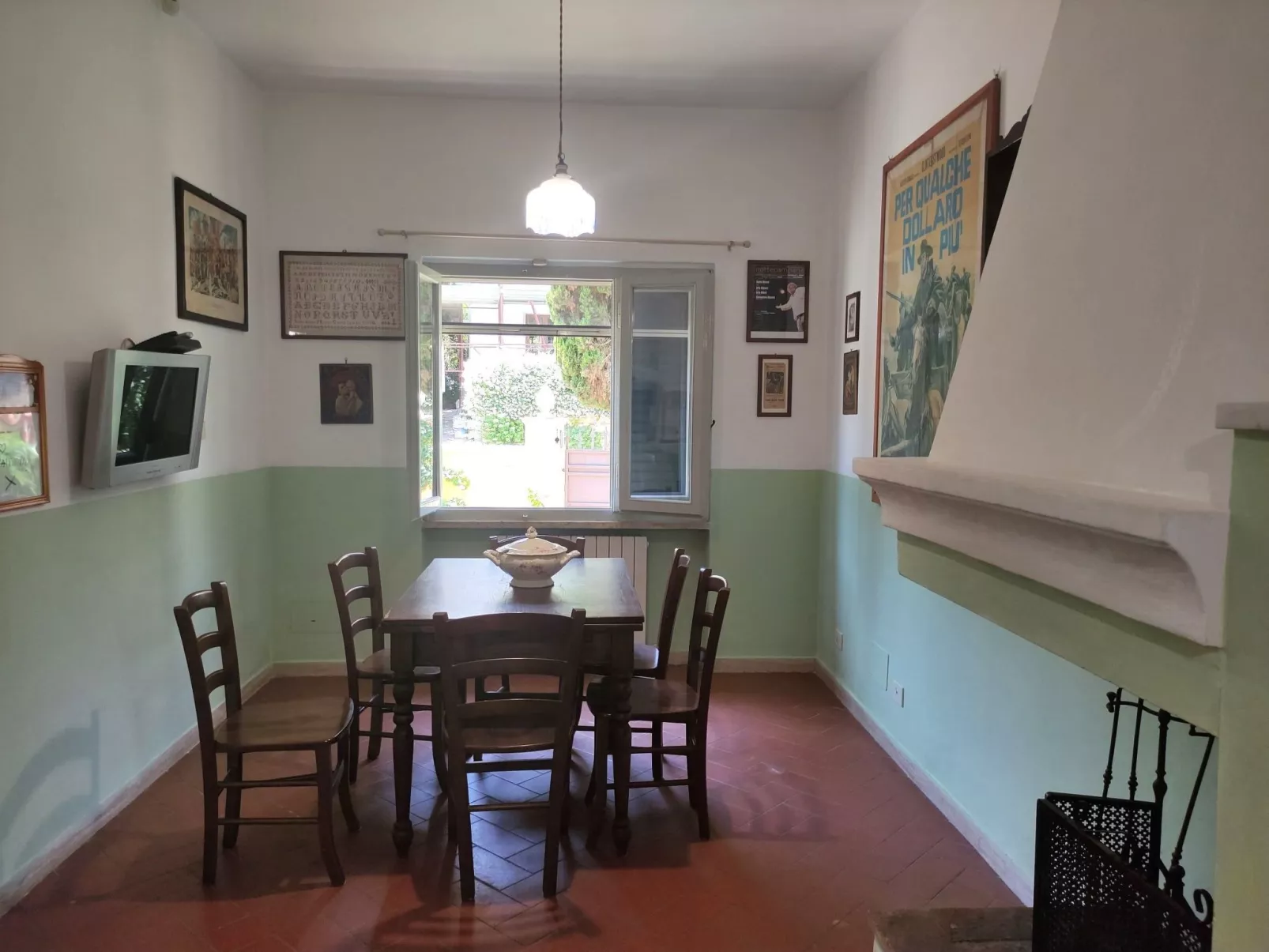 Villa mit schönem Gartne und Sonnenterrasse-Binnen