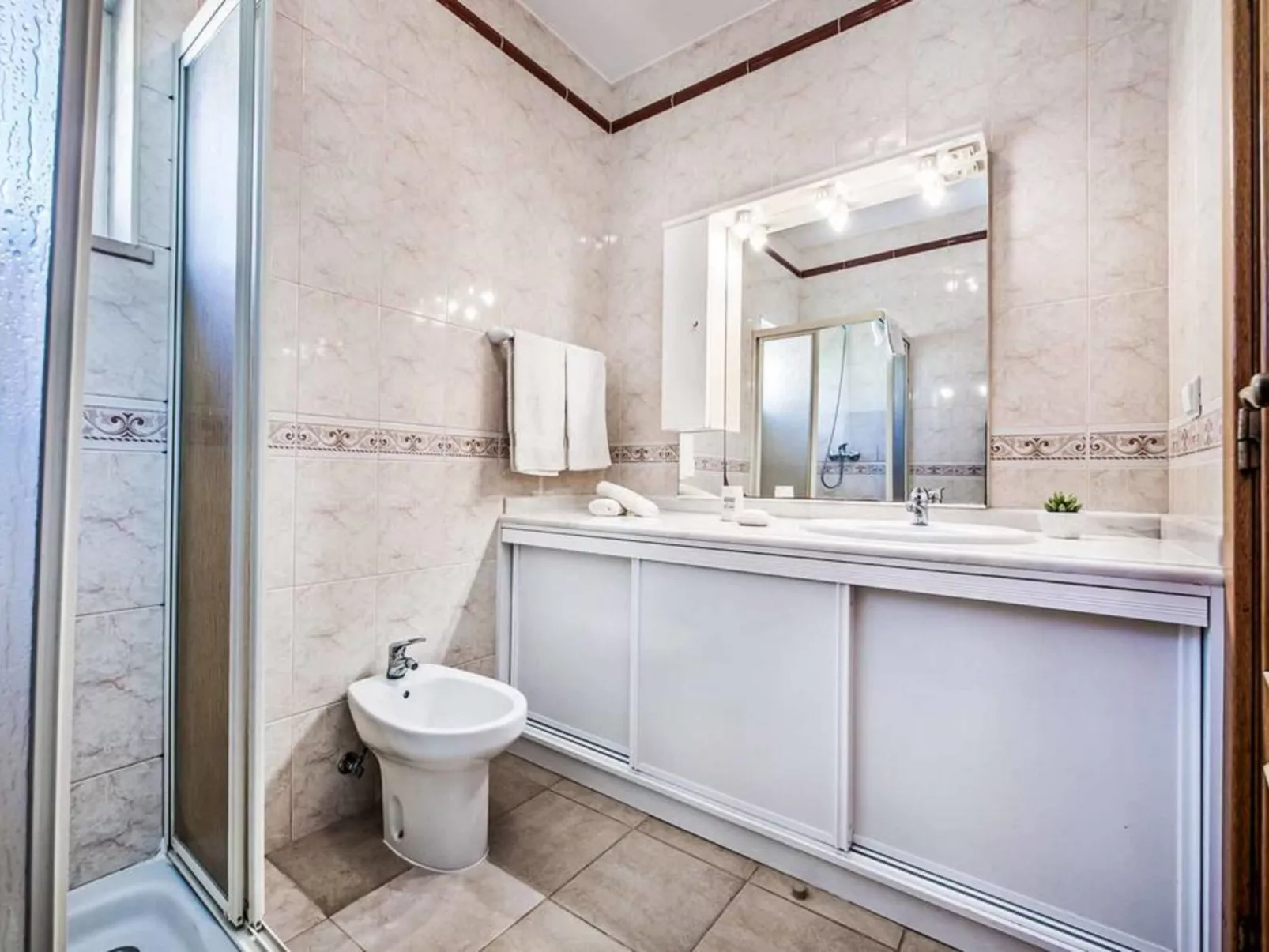 Chalet "Villa Oceano" mit privatem Pool-Binnen