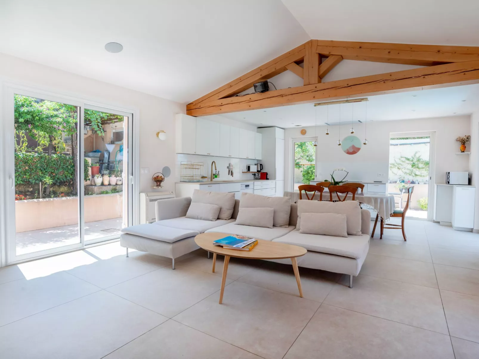 "Villa Cypangha"-Binnen