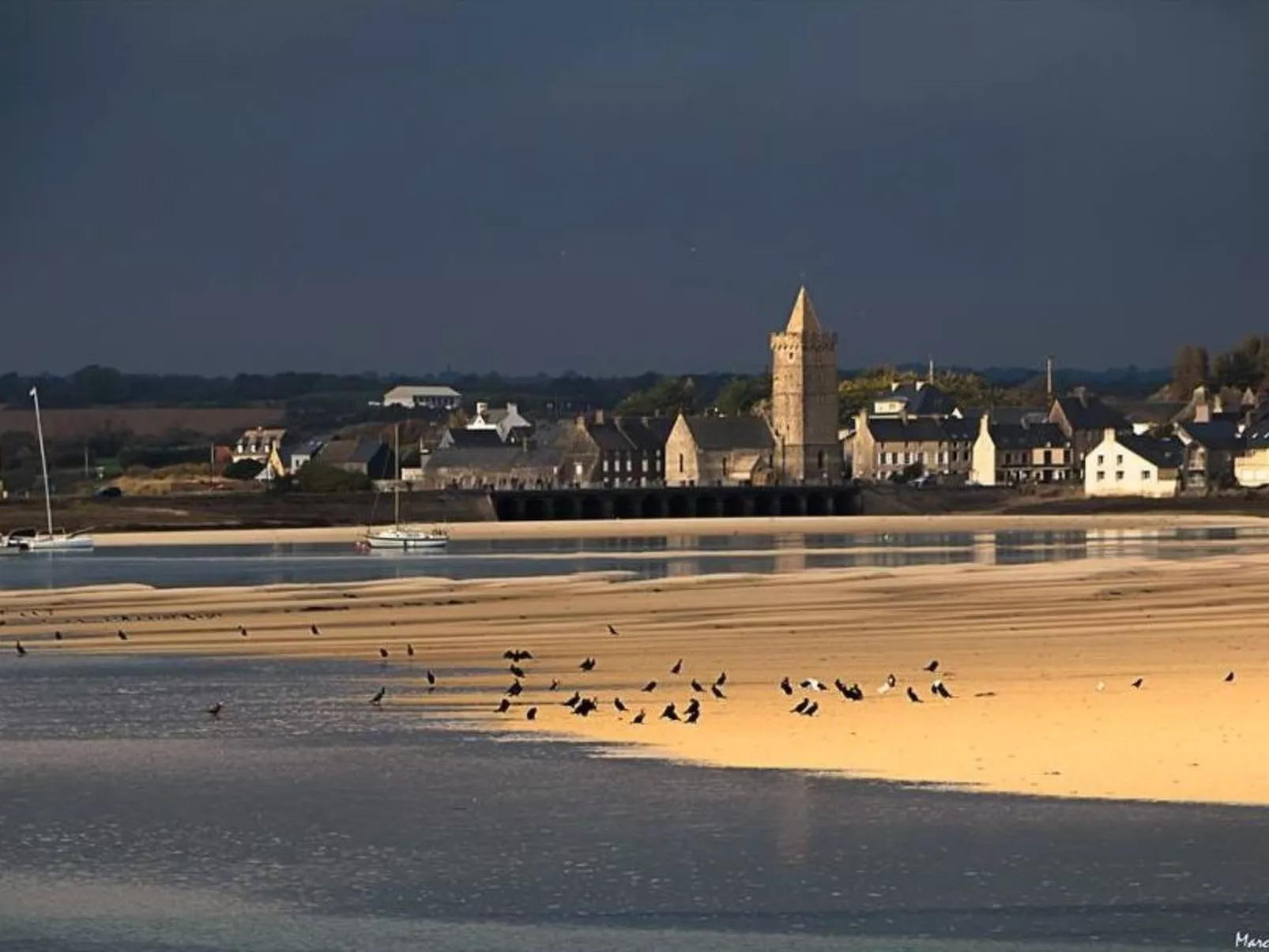 Haus im Erdgeschoss in Strandnähe-Buiten