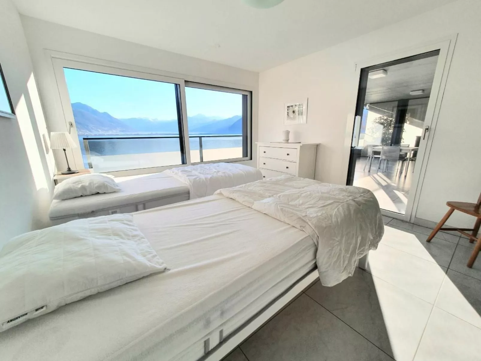 Modern mit atemberaubendem Seeblick Apt 406-Binnen