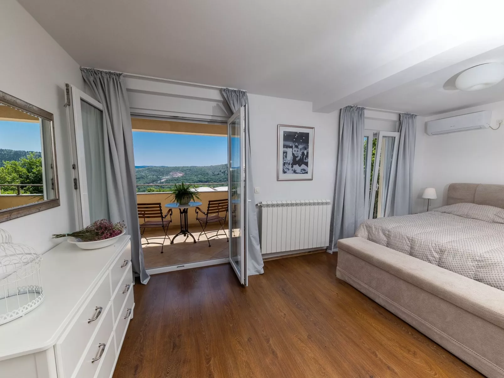 Ferienvilla mit privatem Pool-Binnen