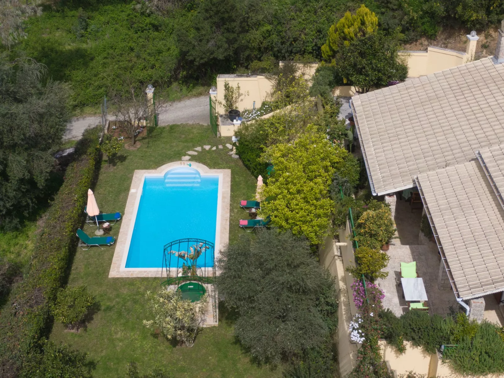 Mit Privatpool für 5 Personen und 1 Kind in Dassia, Nordgriechenland-Binnen