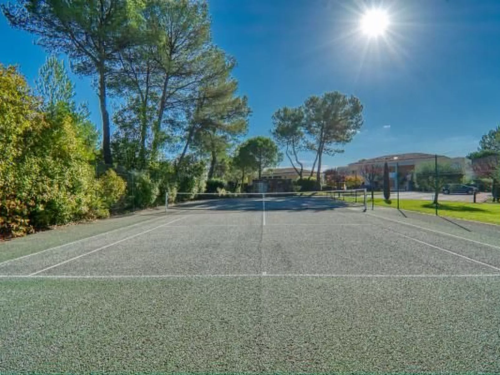 Moderne Wohnung in Mougins mit eigenem Garten-Image-tags.info