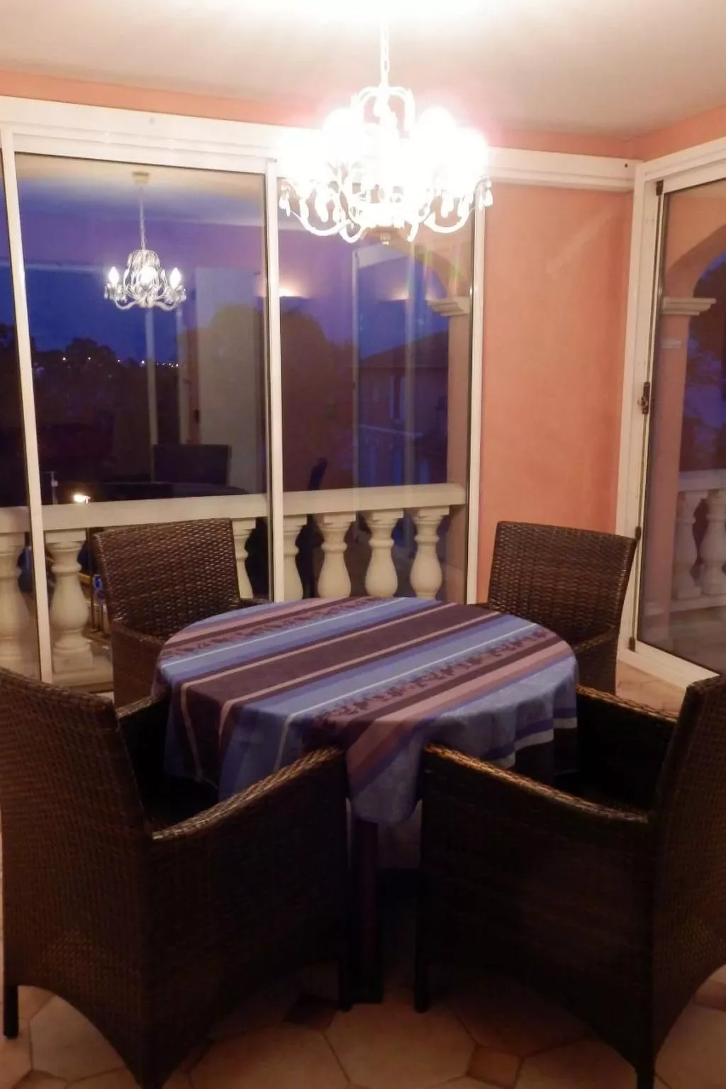 Schöne Ferienwohnung mit Meerblick und Pool-Image-tags.info