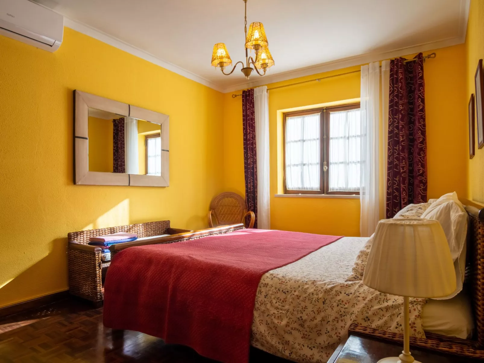 Schönes Ferienhaus in Colares mit Privatem Pool-Binnen