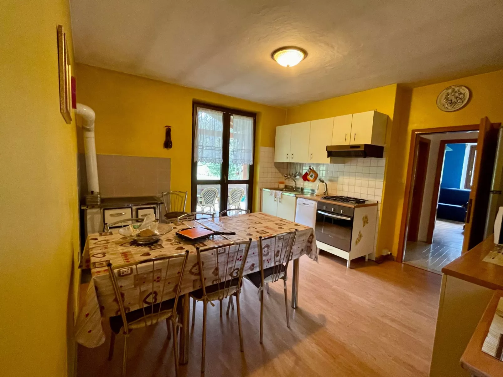 Gesegnet wie Frösche auf einem Seerosenblatt-Binnen