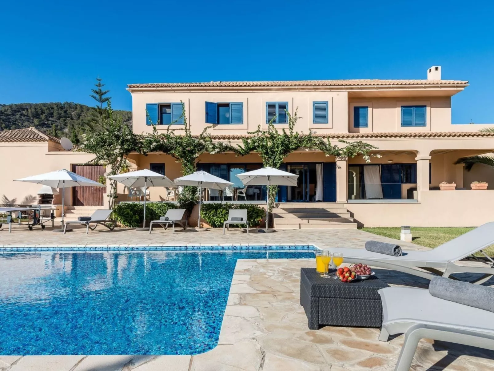 Villa in der Nähe des Zentrums und des Meeres-Buiten