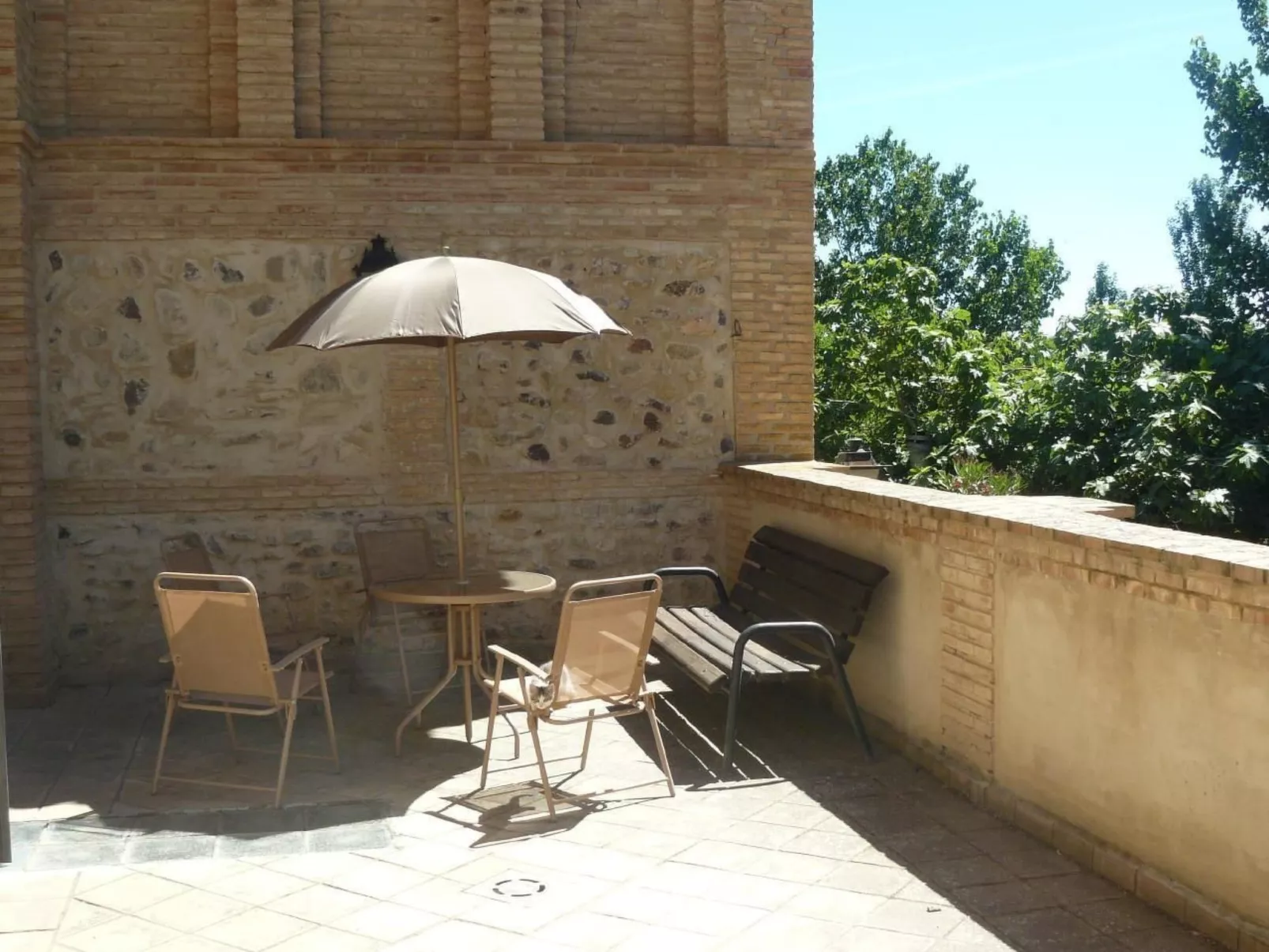 Torre de Campos in Ainzón - Hauptgebäude-Buiten