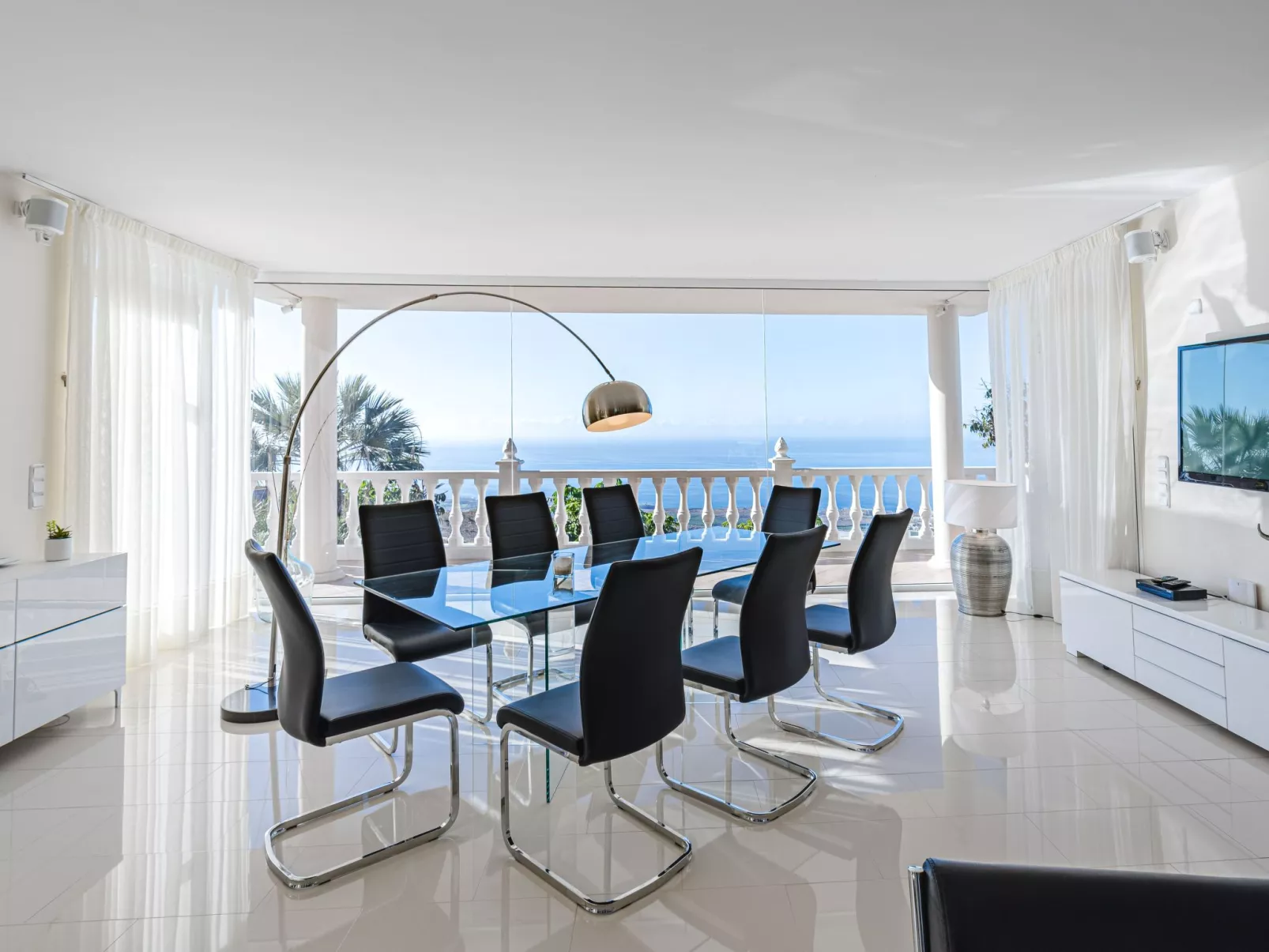 Luxusvilla mit fantastischem Meerblick-Binnen