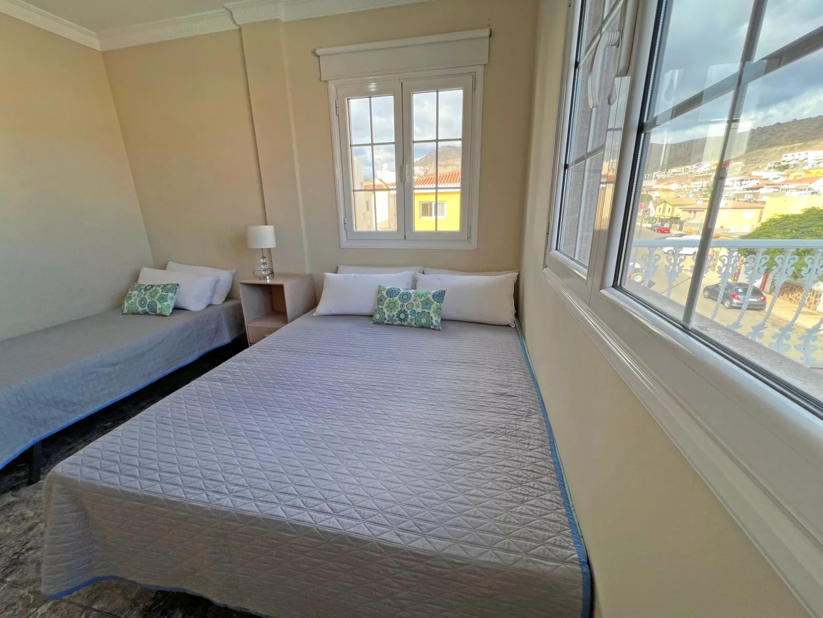 Villa "Esmeralda" mit Garten, Grill und Terrasse-Binnen