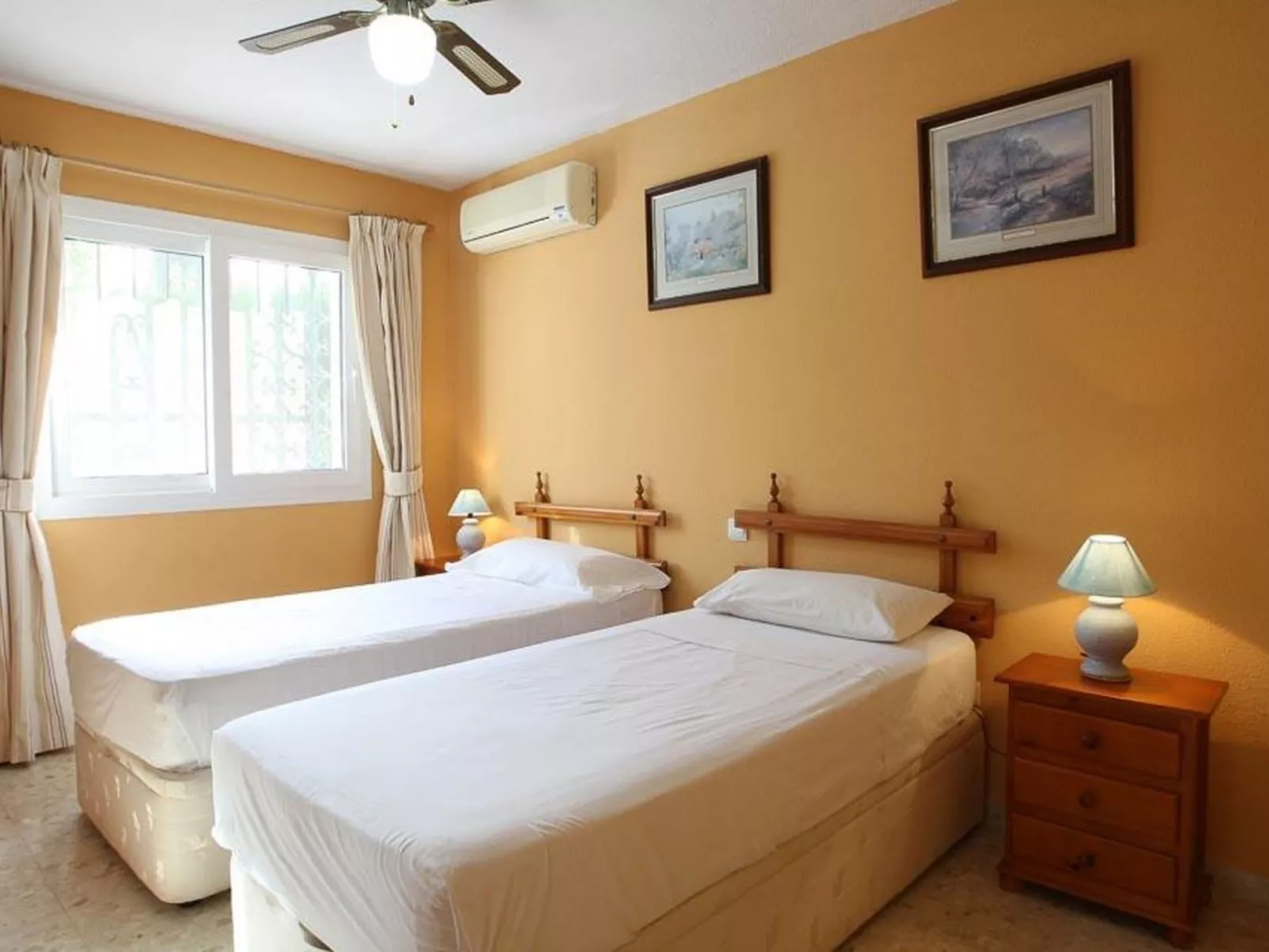 Villa Violeta-Binnen