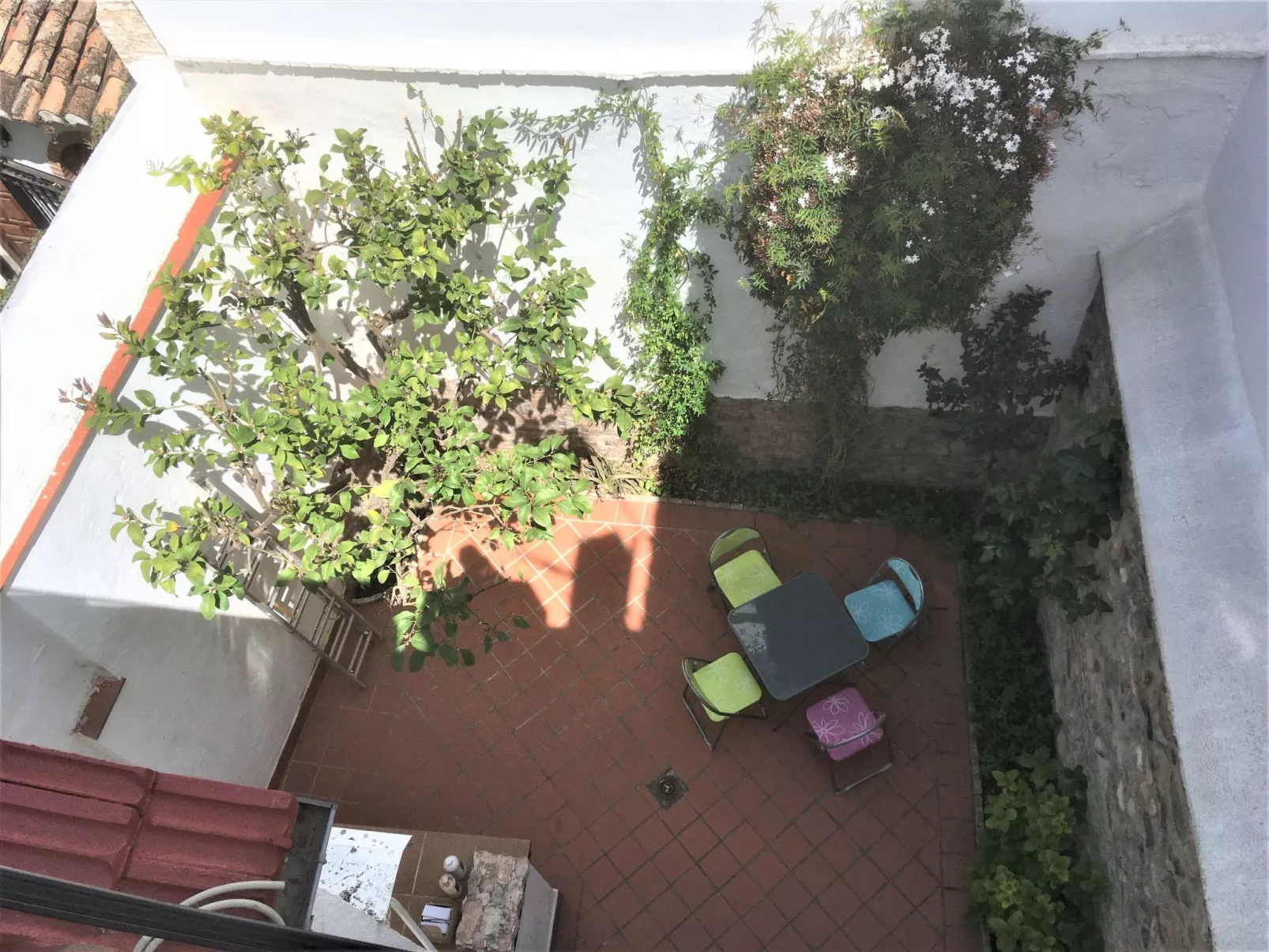 Gemütliches historisches Haus mit Dachterrasse-Buiten