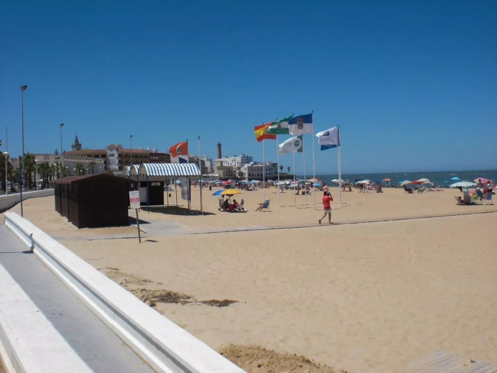 Penthouse. Klimatisierung. Strand und Sonne das ganze Jahr über-Image-tags.info