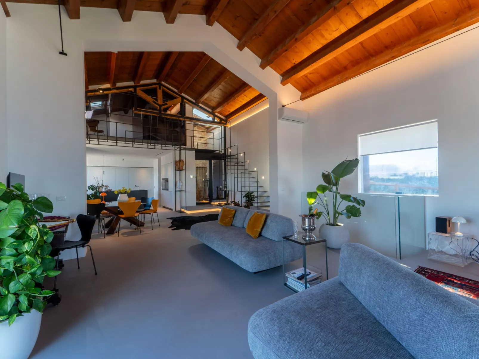 Luxuriöse Flucht mit Meerblick-Binnen