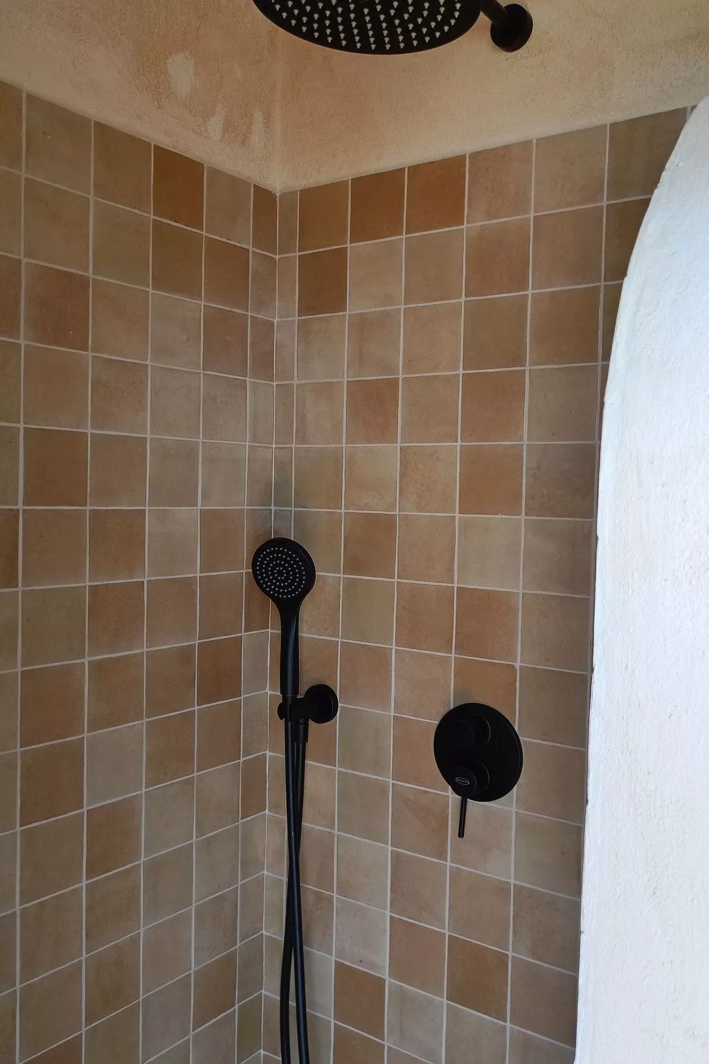 Villa mit Whirlpool, nur 6 km vom Strand entfernt-Binnen