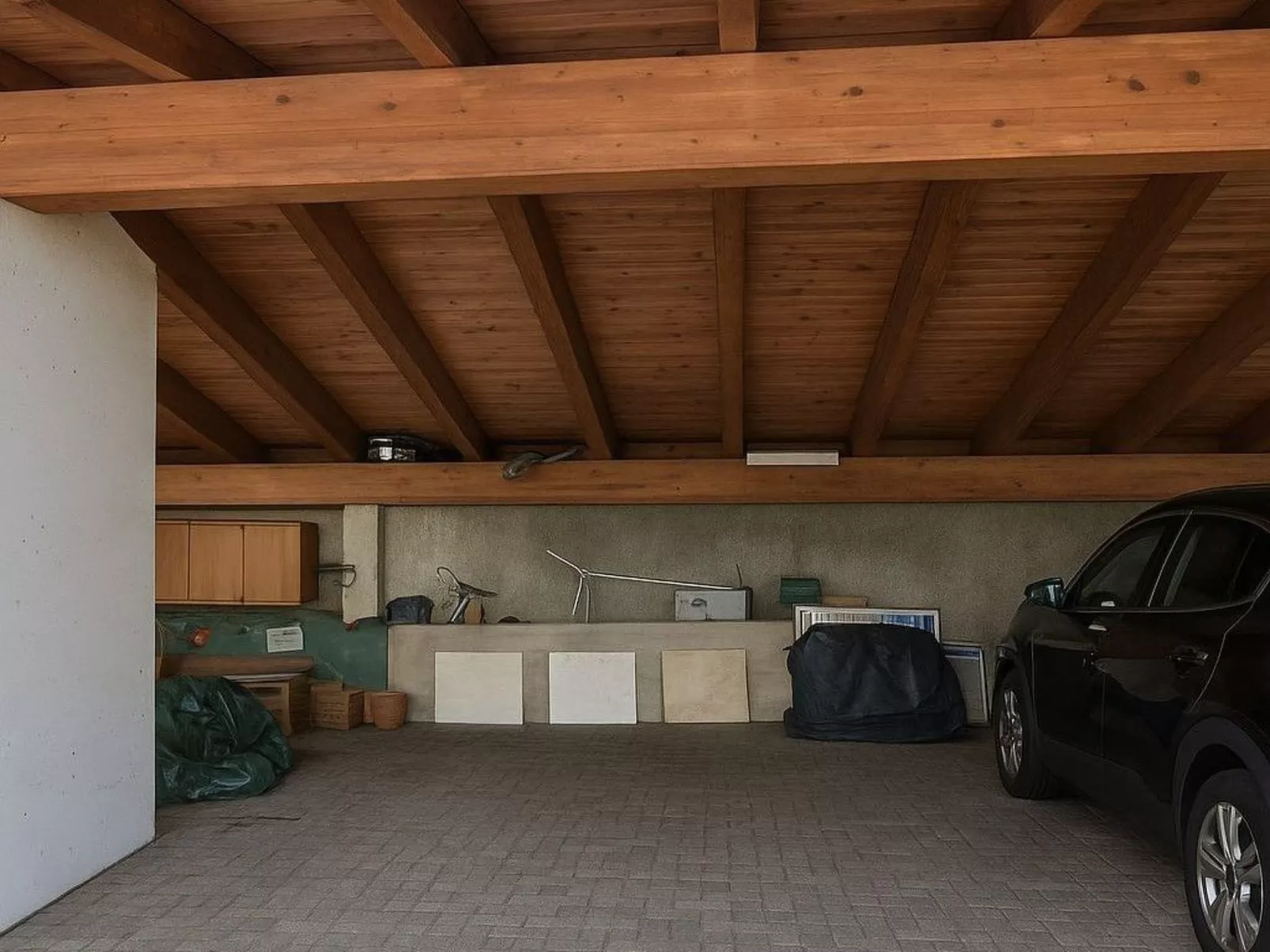 Zwischen Seen und Hügeln in Pina by Holiday World-Image-tags.info