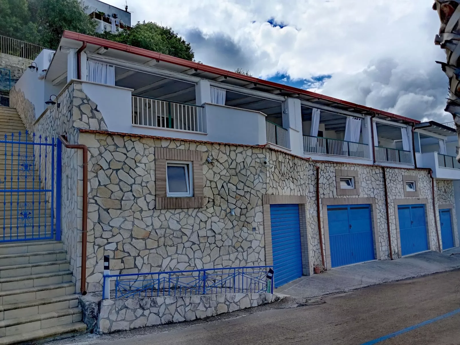 Drei-Zimmer-Wohnung mit Meerblick-Buiten