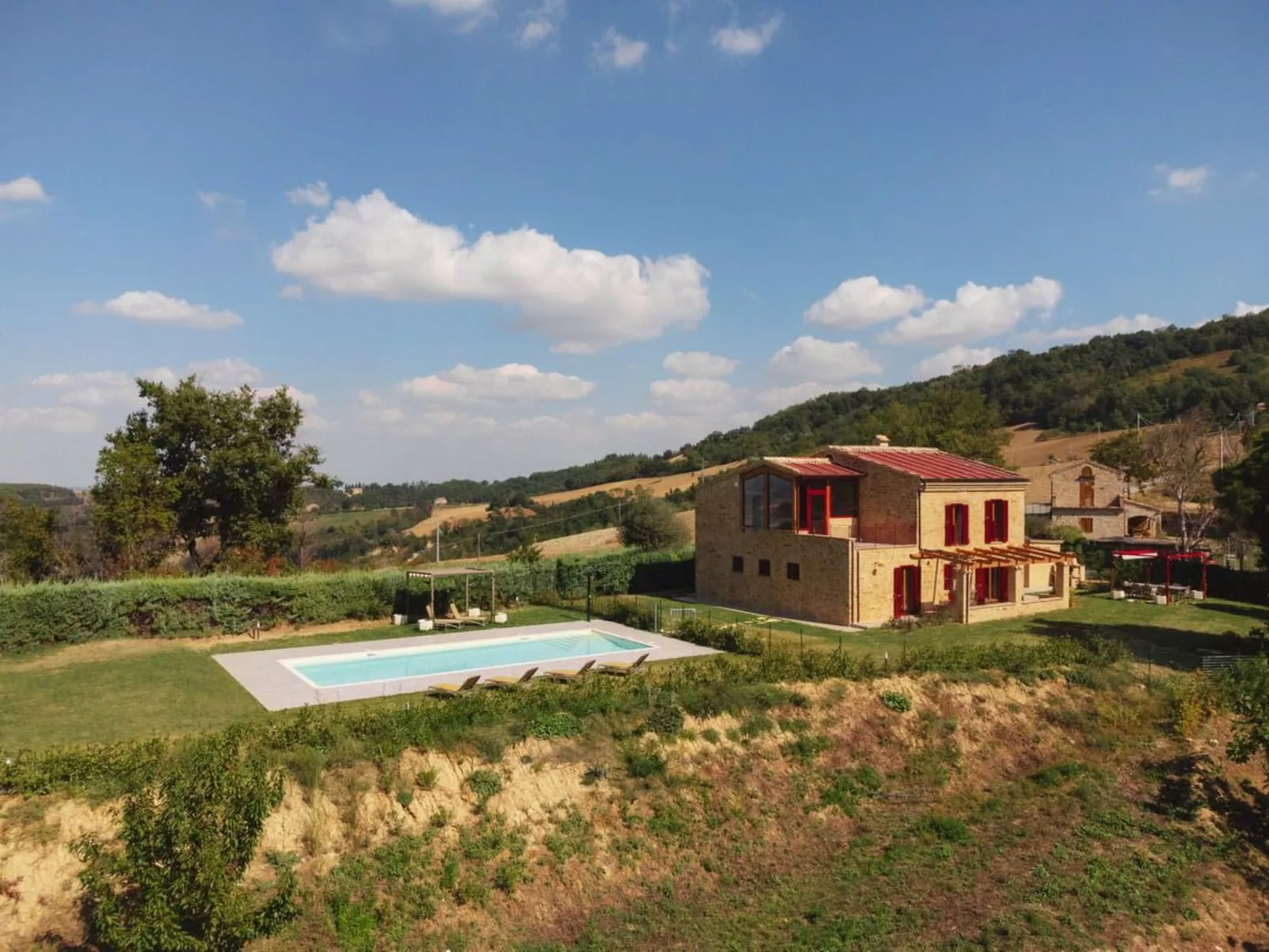 Luxuriöse und erschwingliche Villa mit privatem Pool-Buiten