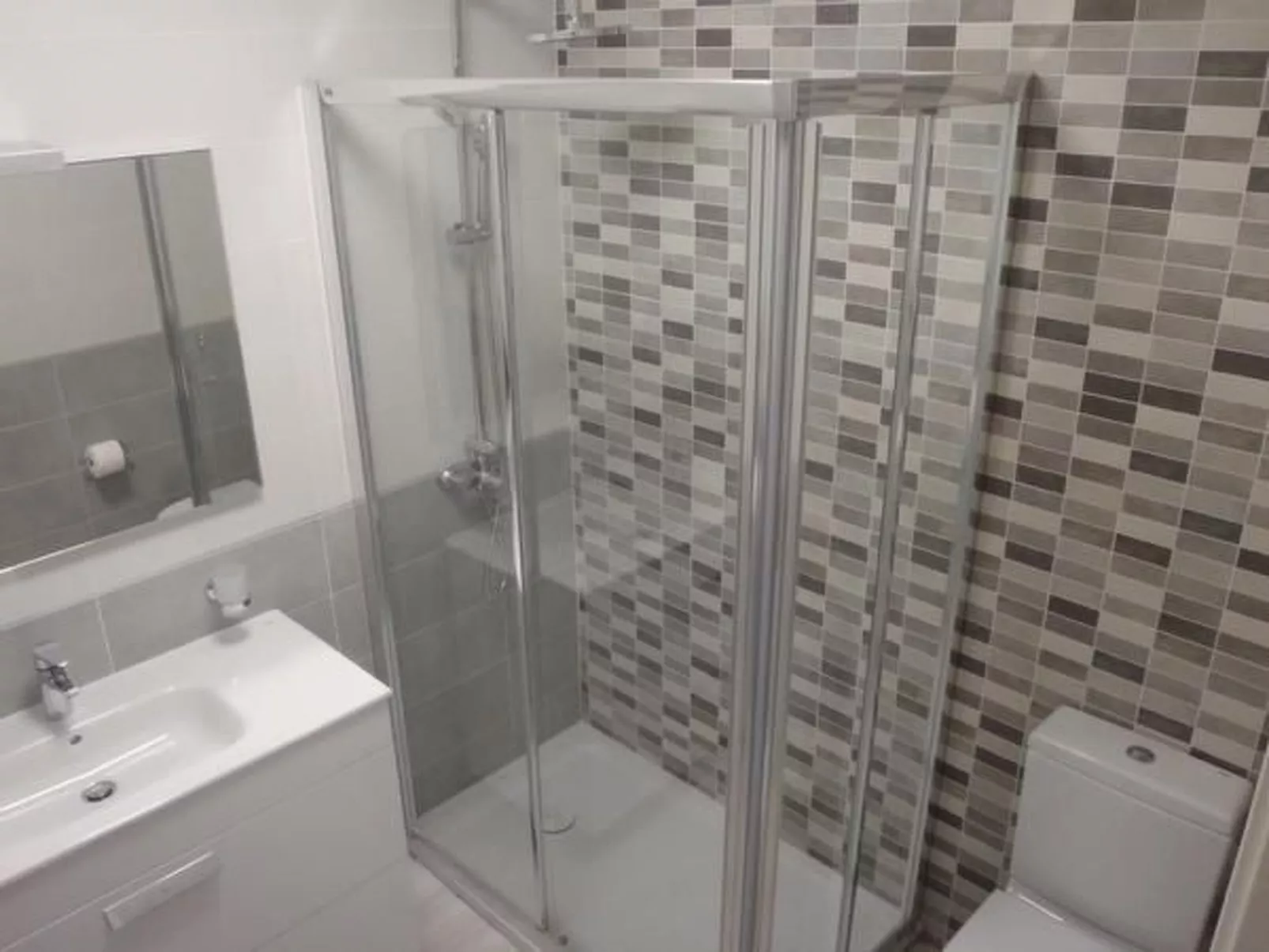 Schöne Wohnung mit Sonnenterrasse und Meerblick-Binnen