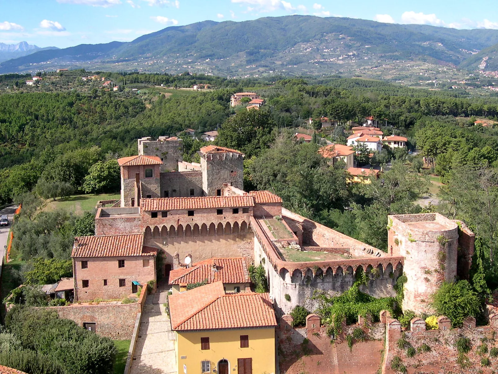 La Valinfiore Luxuswohnung mit Pool-Omgeving